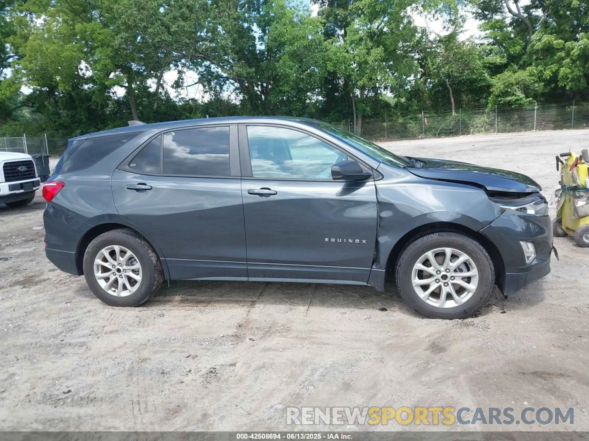 13 Photograph of a damaged car 2GNAXHEV3L6191693 CHEVROLET EQUINOX 2020