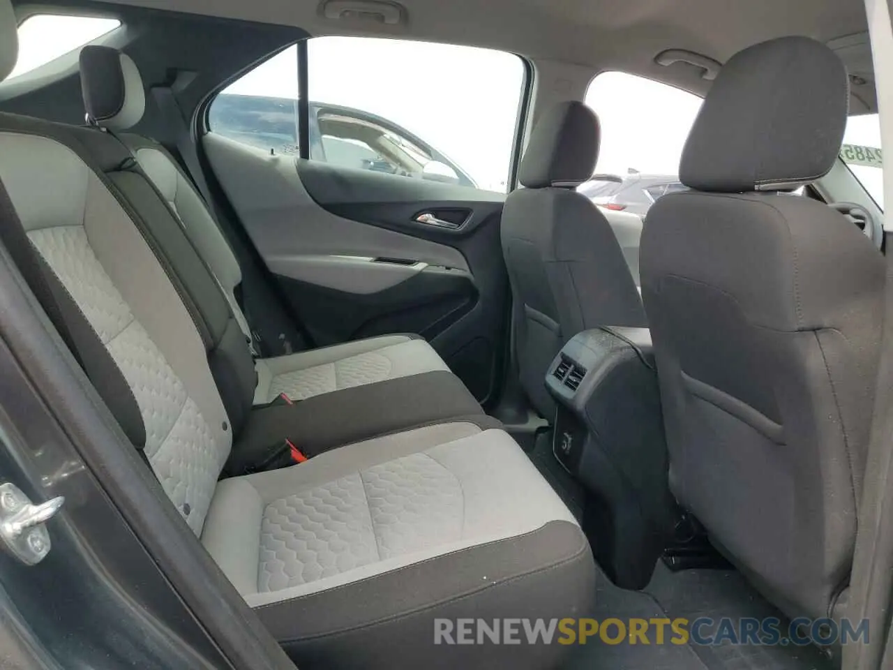 10 Photograph of a damaged car 2GNAXHEV3L6197722 CHEVROLET EQUINOX 2020