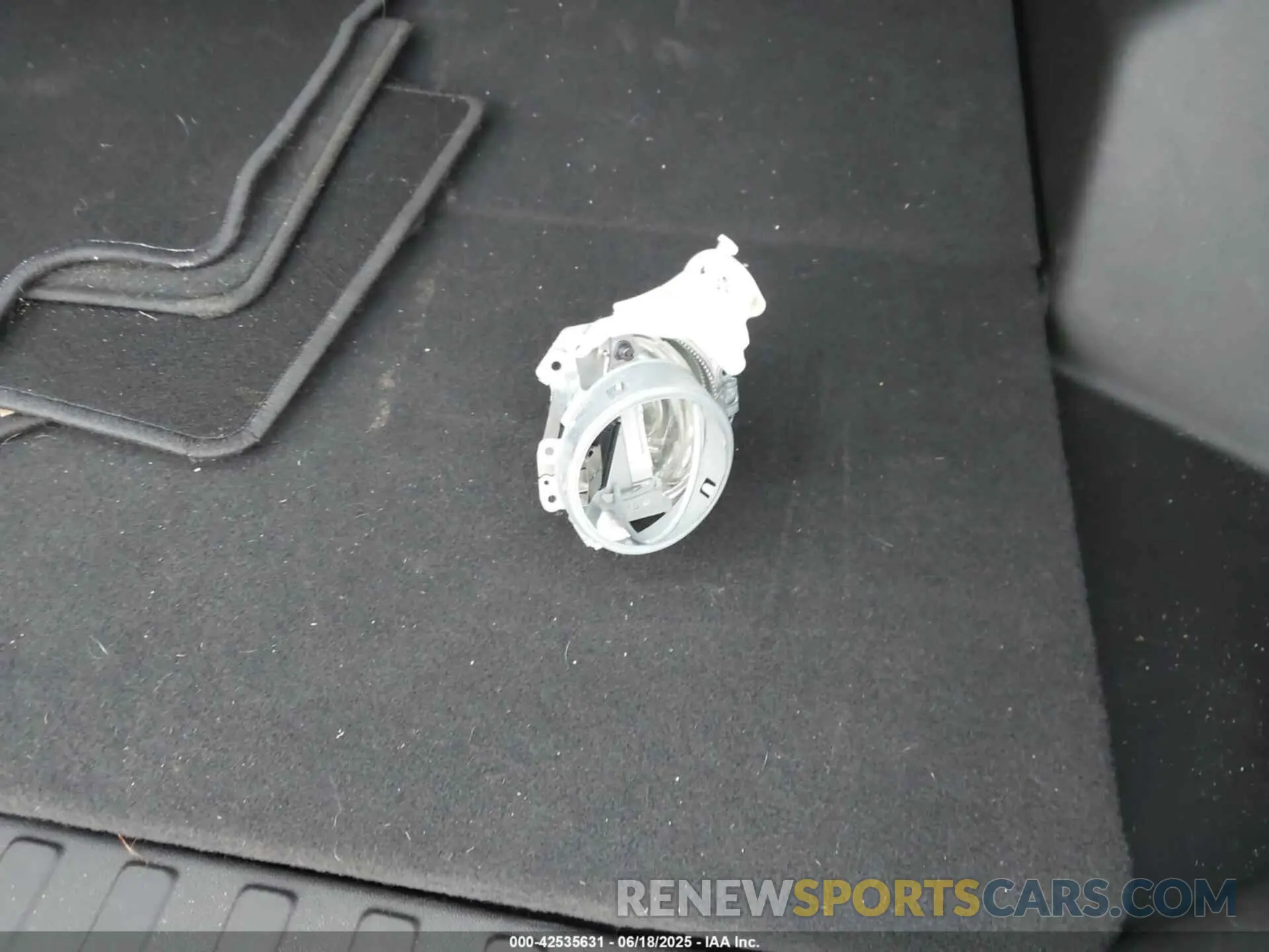 12 Photograph of a damaged car 2GNAXHEV3L6203356 CHEVROLET EQUINOX 2020