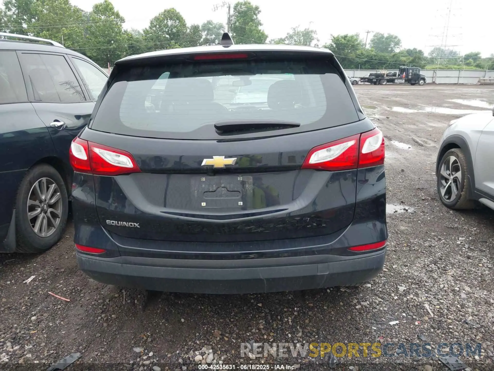 17 Photograph of a damaged car 2GNAXHEV3L6203356 CHEVROLET EQUINOX 2020