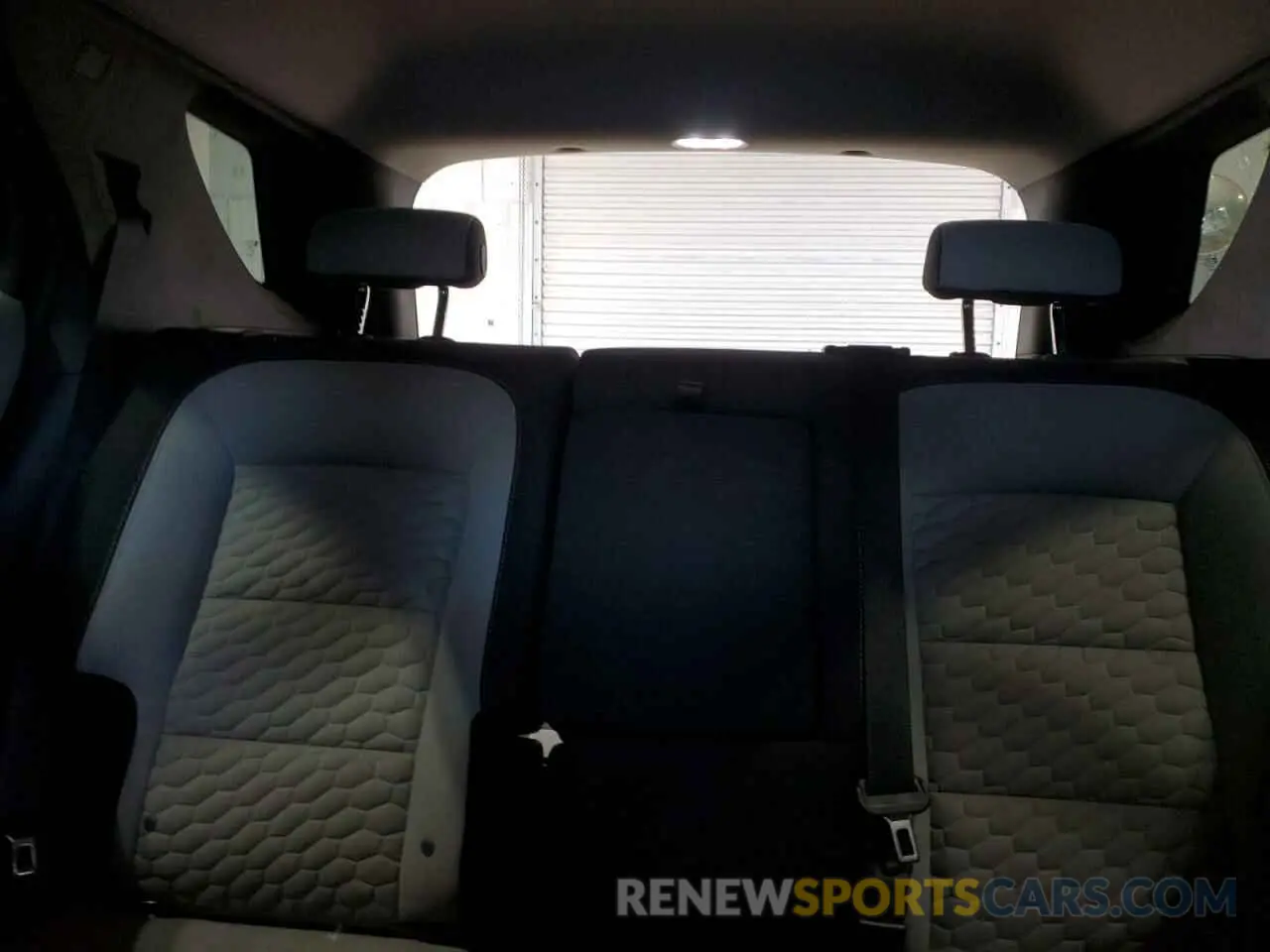 10 Photograph of a damaged car 2GNAXHEV3L6210582 CHEVROLET EQUINOX 2020