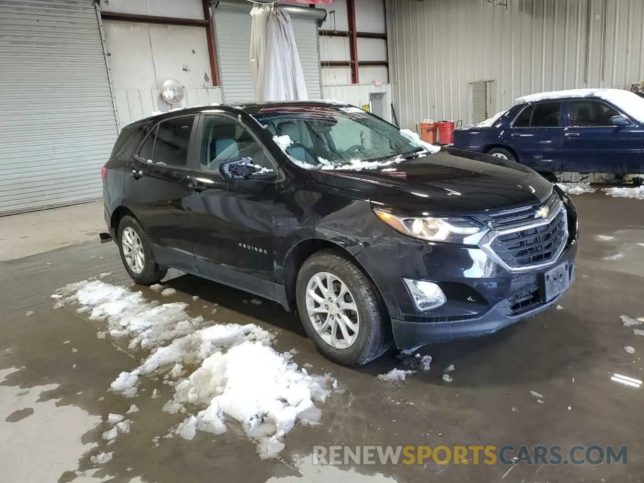 4 Photograph of a damaged car 2GNAXHEV3L6210582 CHEVROLET EQUINOX 2020