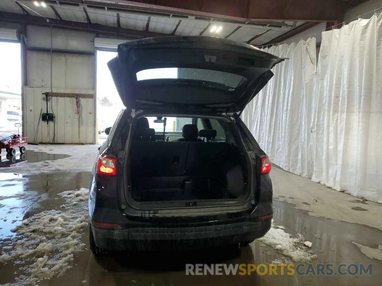 6 Photograph of a damaged car 2GNAXHEV3L6210582 CHEVROLET EQUINOX 2020