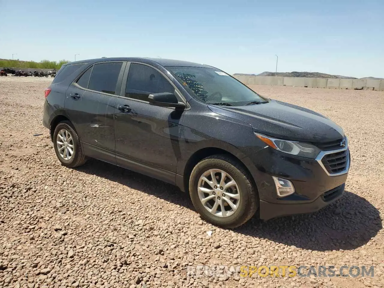 4 Photograph of a damaged car 2GNAXHEV3L6228631 CHEVROLET EQUINOX 2020