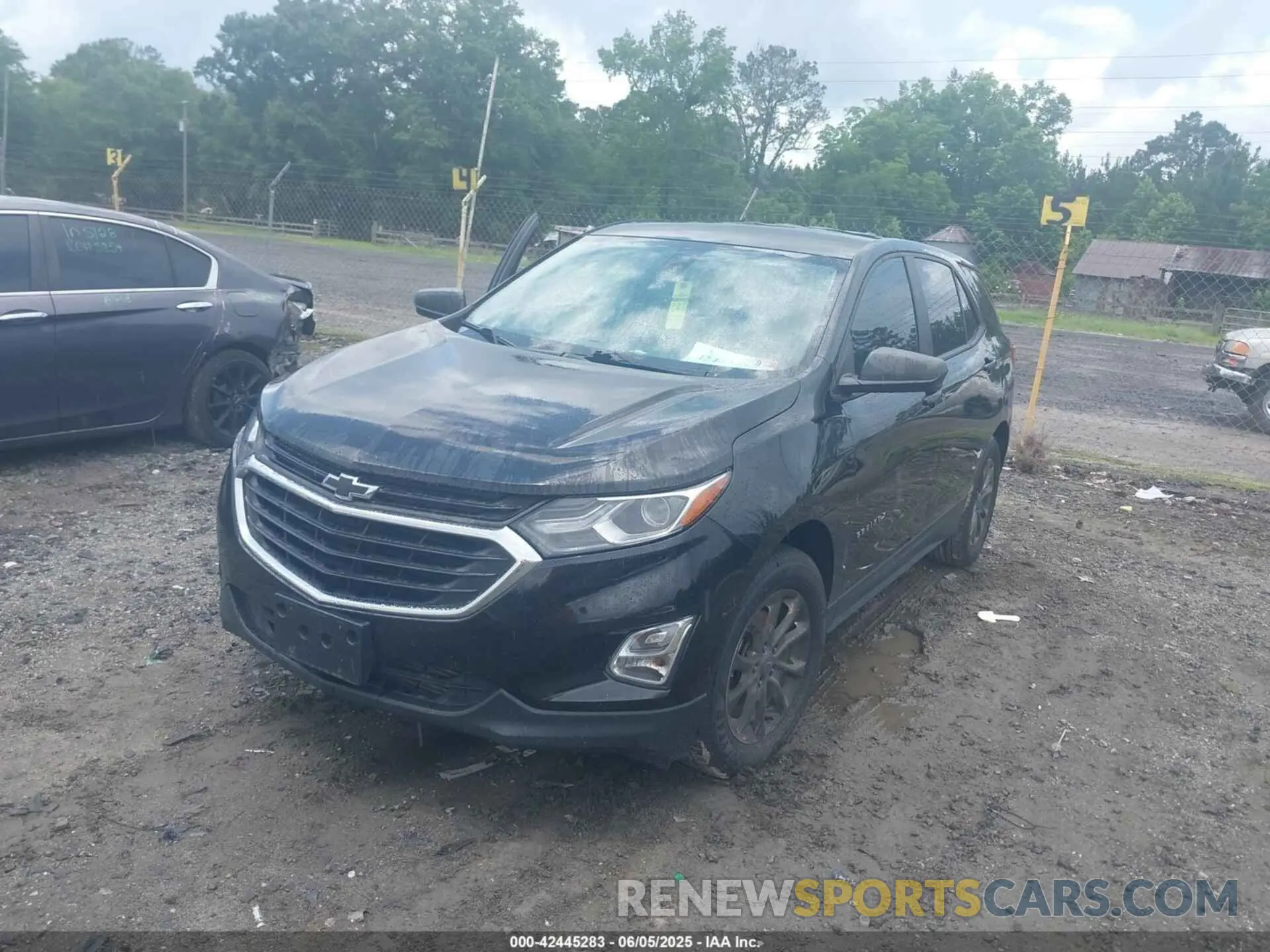 2 Photograph of a damaged car 2GNAXHEV3L6269504 CHEVROLET EQUINOX 2020