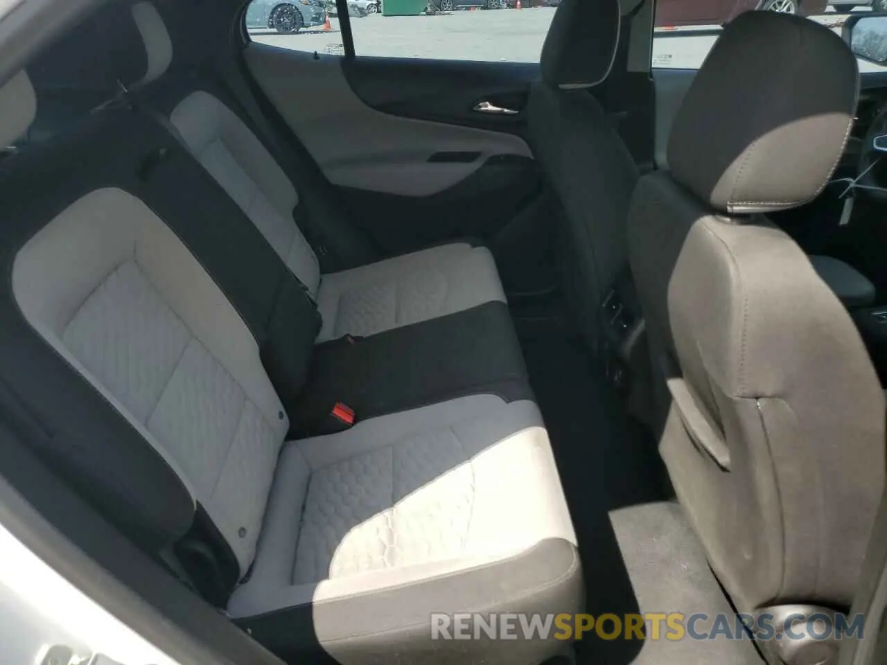 11 Photograph of a damaged car 2GNAXHEV4L6145497 CHEVROLET EQUINOX 2020