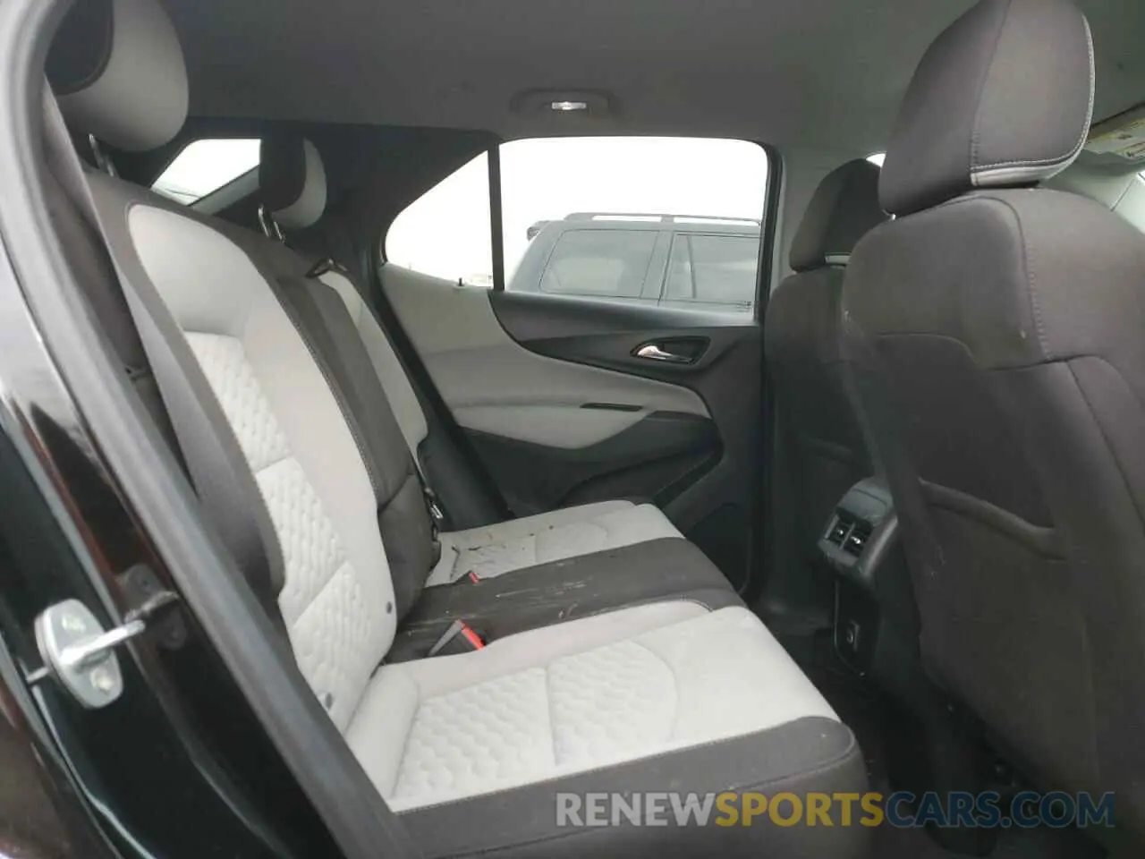 10 Photograph of a damaged car 2GNAXHEV4L6194389 CHEVROLET EQUINOX 2020