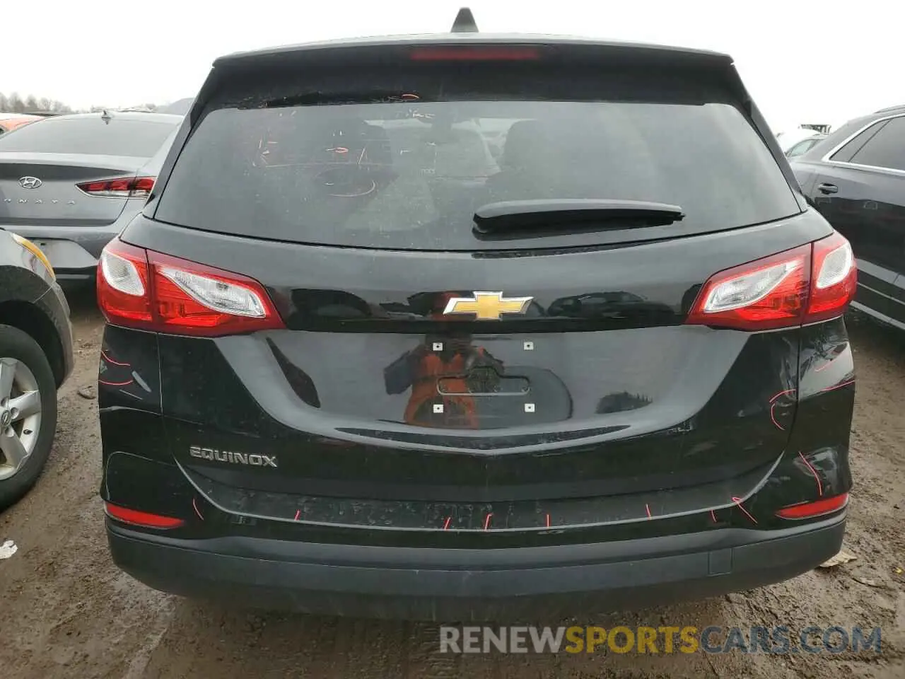 6 Photograph of a damaged car 2GNAXHEV4L6194389 CHEVROLET EQUINOX 2020