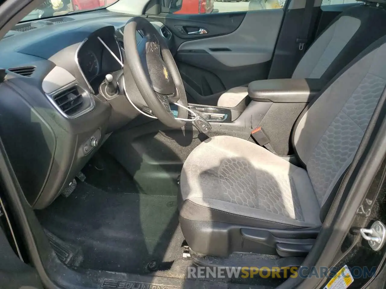 7 Photograph of a damaged car 2GNAXHEV4L6217198 CHEVROLET EQUINOX 2020
