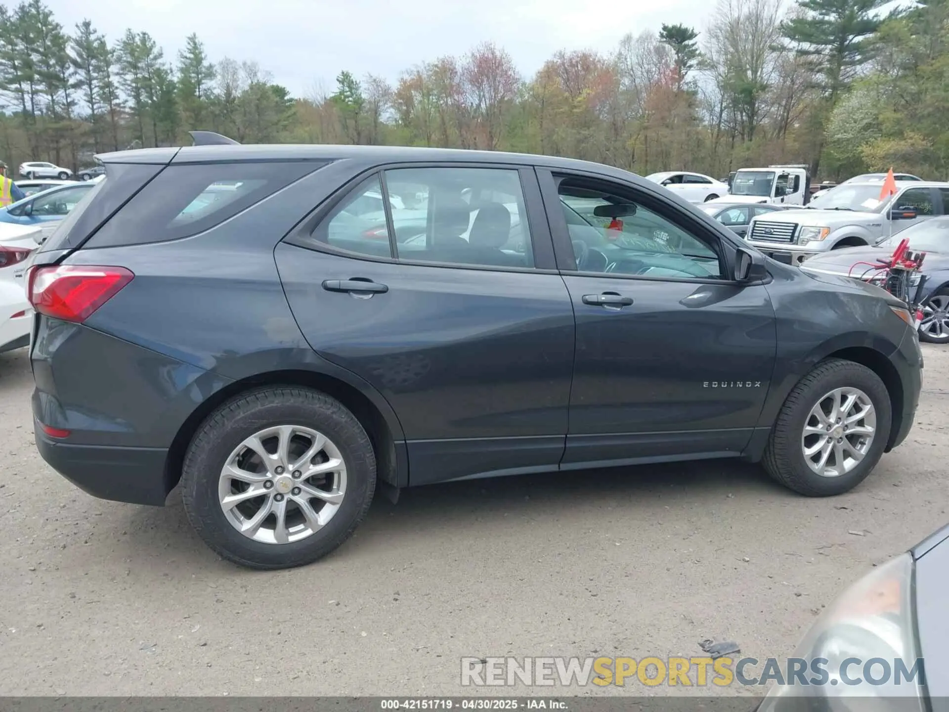 12 Photograph of a damaged car 2GNAXHEV4L6273674 CHEVROLET EQUINOX 2020