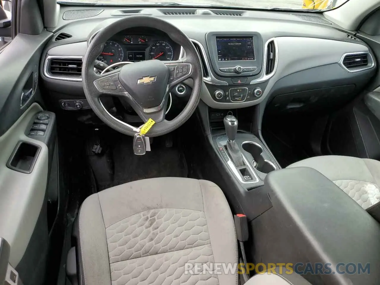 8 Photograph of a damaged car 2GNAXHEV4L6277921 CHEVROLET EQUINOX 2020