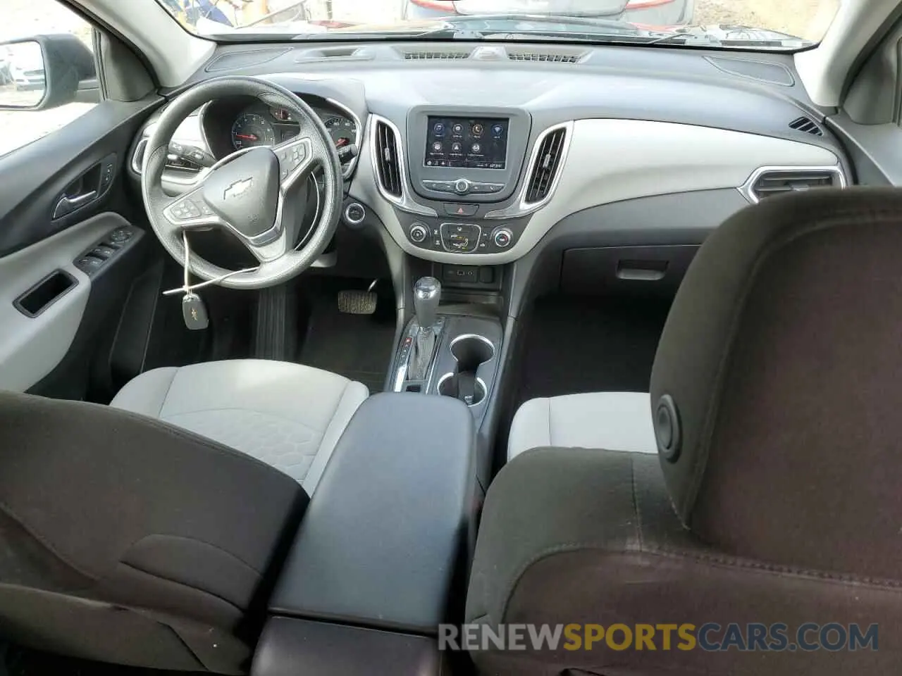 8 Photograph of a damaged car 2GNAXHEV5L6111049 CHEVROLET EQUINOX 2020