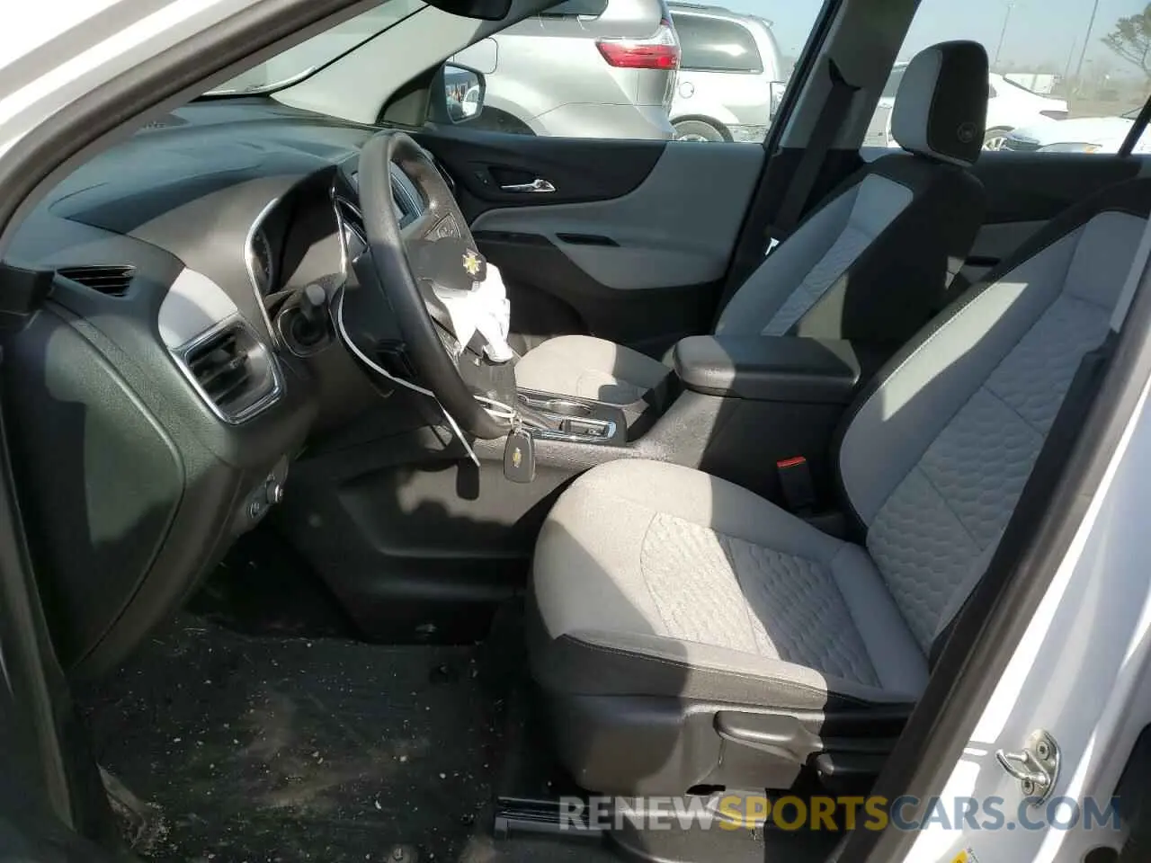 7 Photograph of a damaged car 2GNAXHEV5L6245849 CHEVROLET EQUINOX 2020