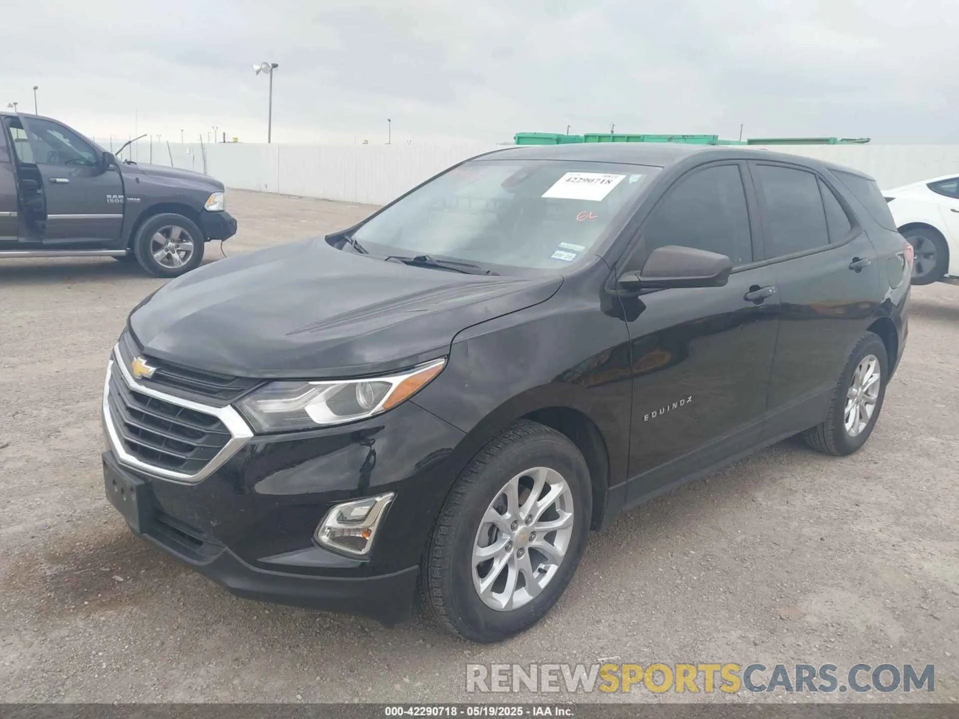 6 Photograph of a damaged car 2GNAXHEV5L6269763 CHEVROLET EQUINOX 2020