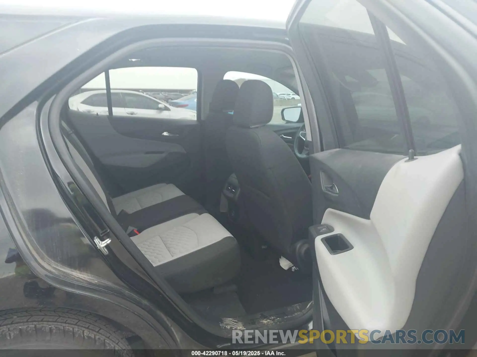 8 Photograph of a damaged car 2GNAXHEV5L6269763 CHEVROLET EQUINOX 2020