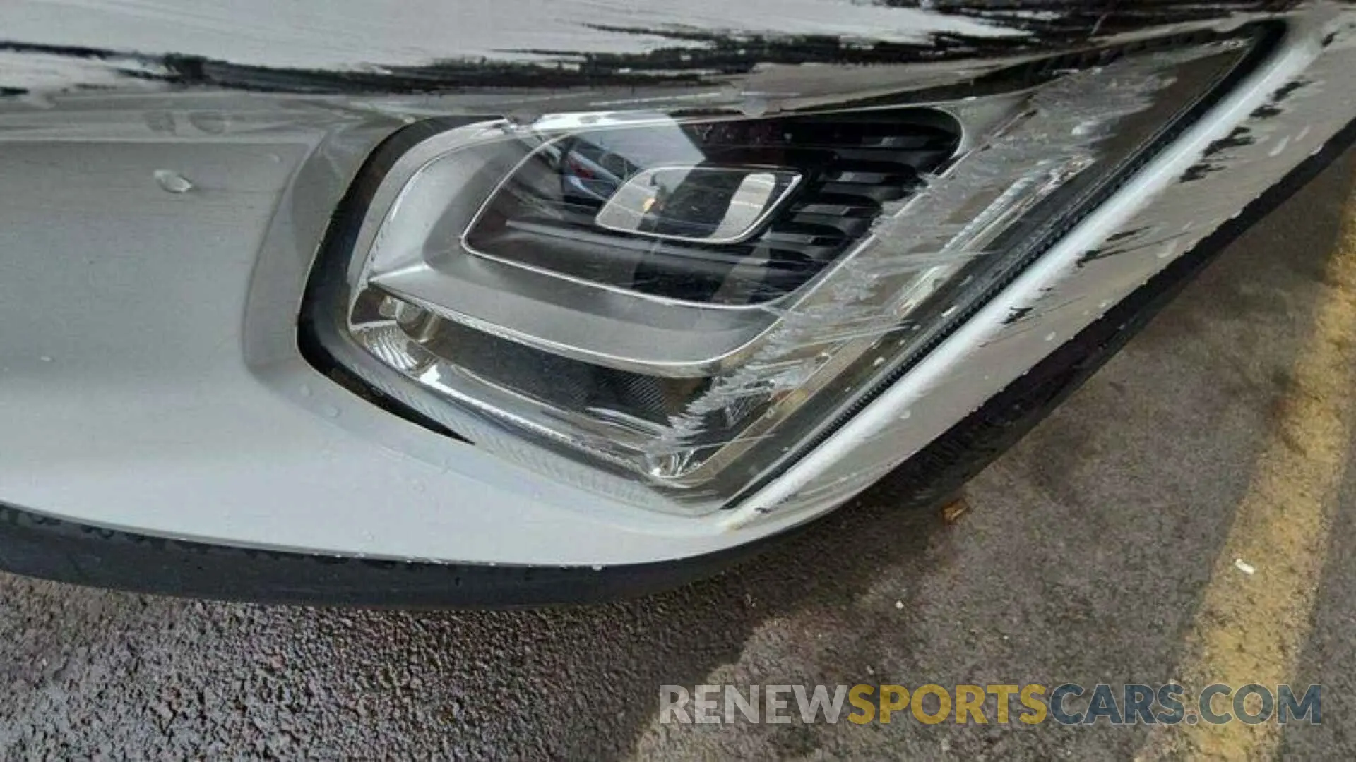 16 Photograph of a damaged car 2GNAXHEV6L6135036 CHEVROLET EQUINOX 2020