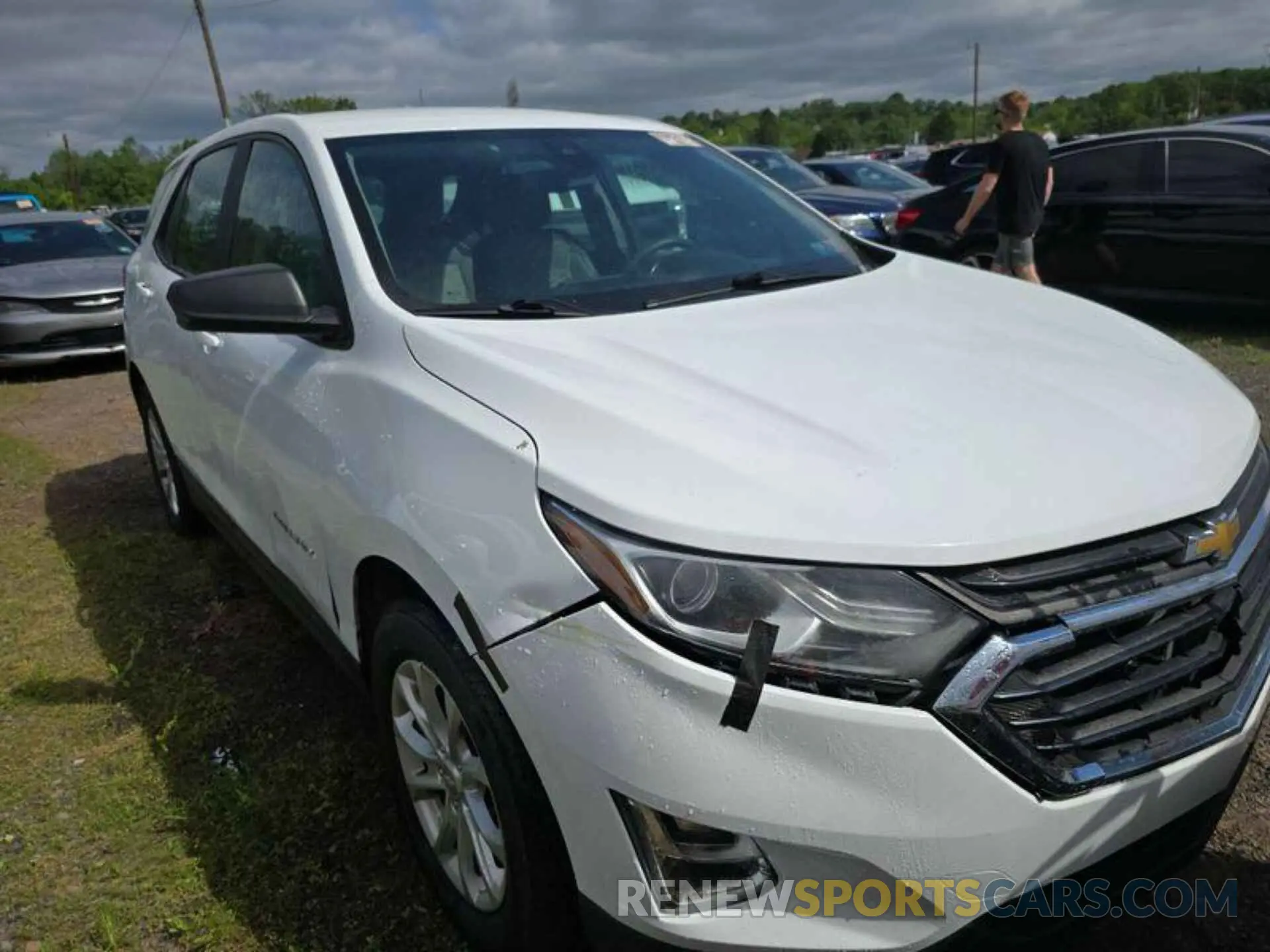 2 Photograph of a damaged car 2GNAXHEV6L6135036 CHEVROLET EQUINOX 2020