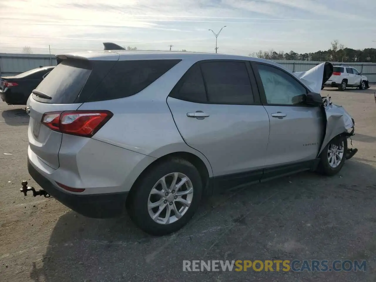 3 Photograph of a damaged car 2GNAXHEV6L6171261 CHEVROLET EQUINOX 2020