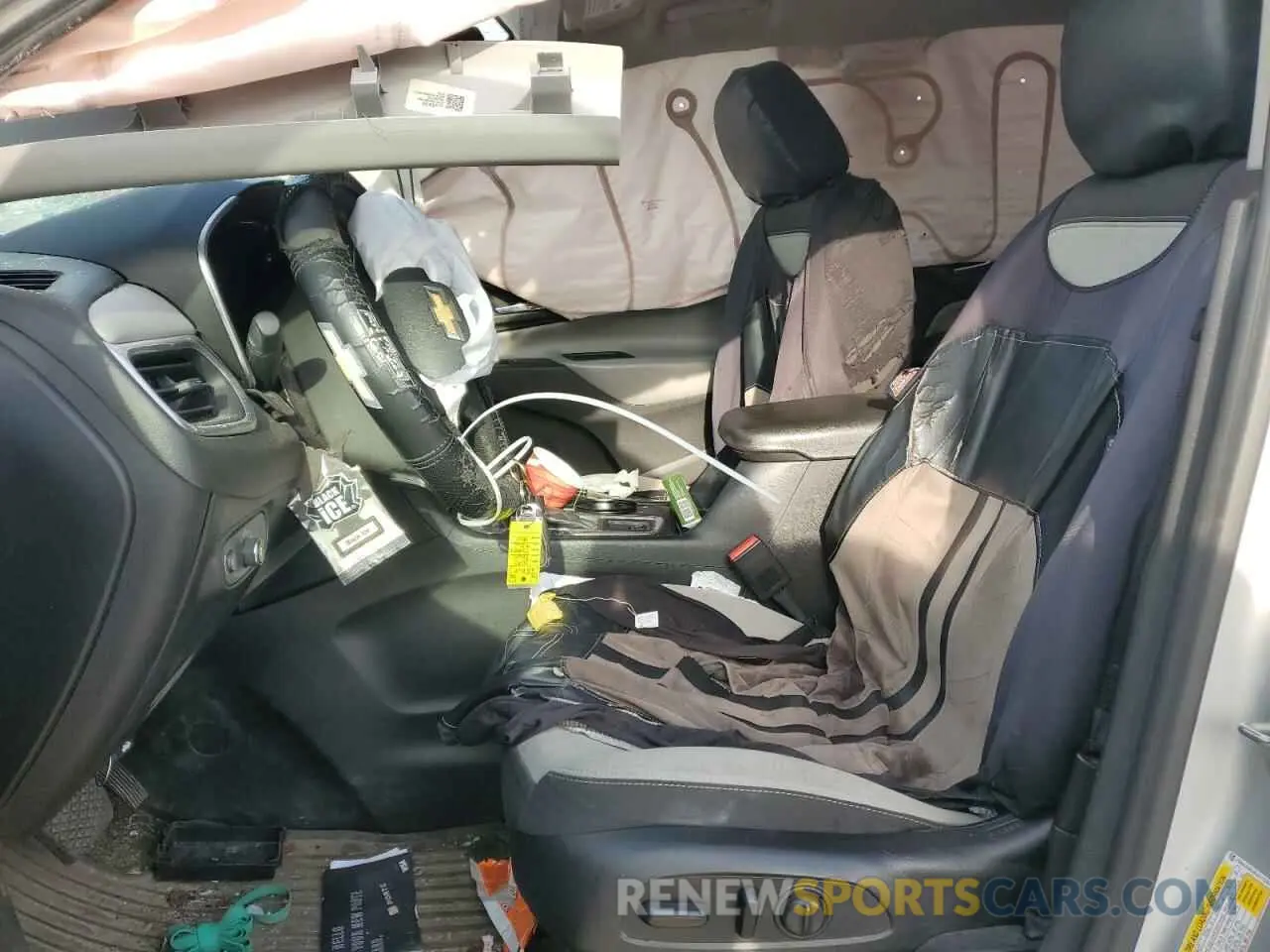 7 Photograph of a damaged car 2GNAXHEV6L6171261 CHEVROLET EQUINOX 2020