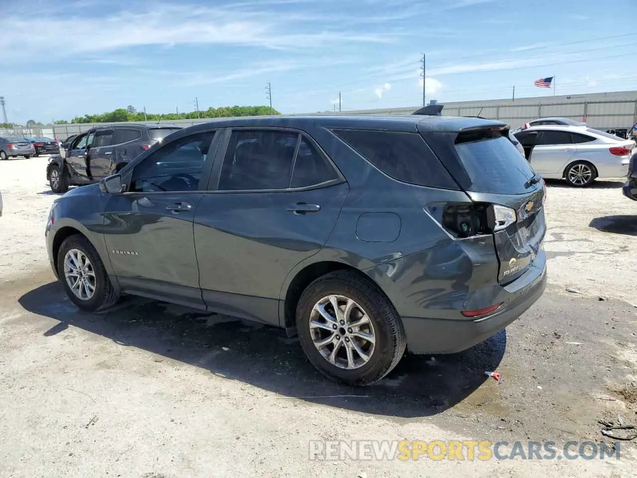 2 Photograph of a damaged car 2GNAXHEV6L6186052 CHEVROLET EQUINOX 2020