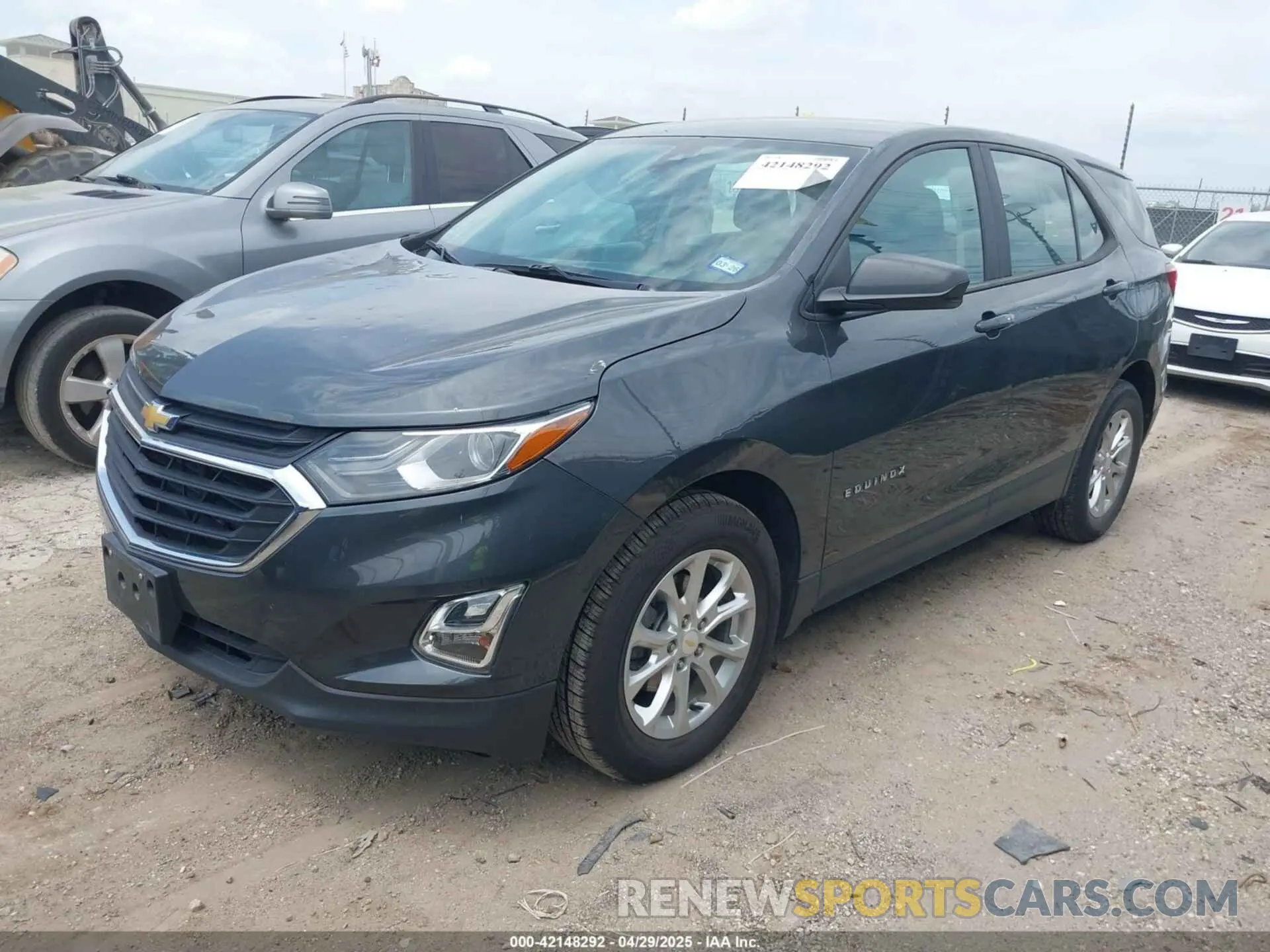 2 Photograph of a damaged car 2GNAXHEV6L6230440 CHEVROLET EQUINOX 2020