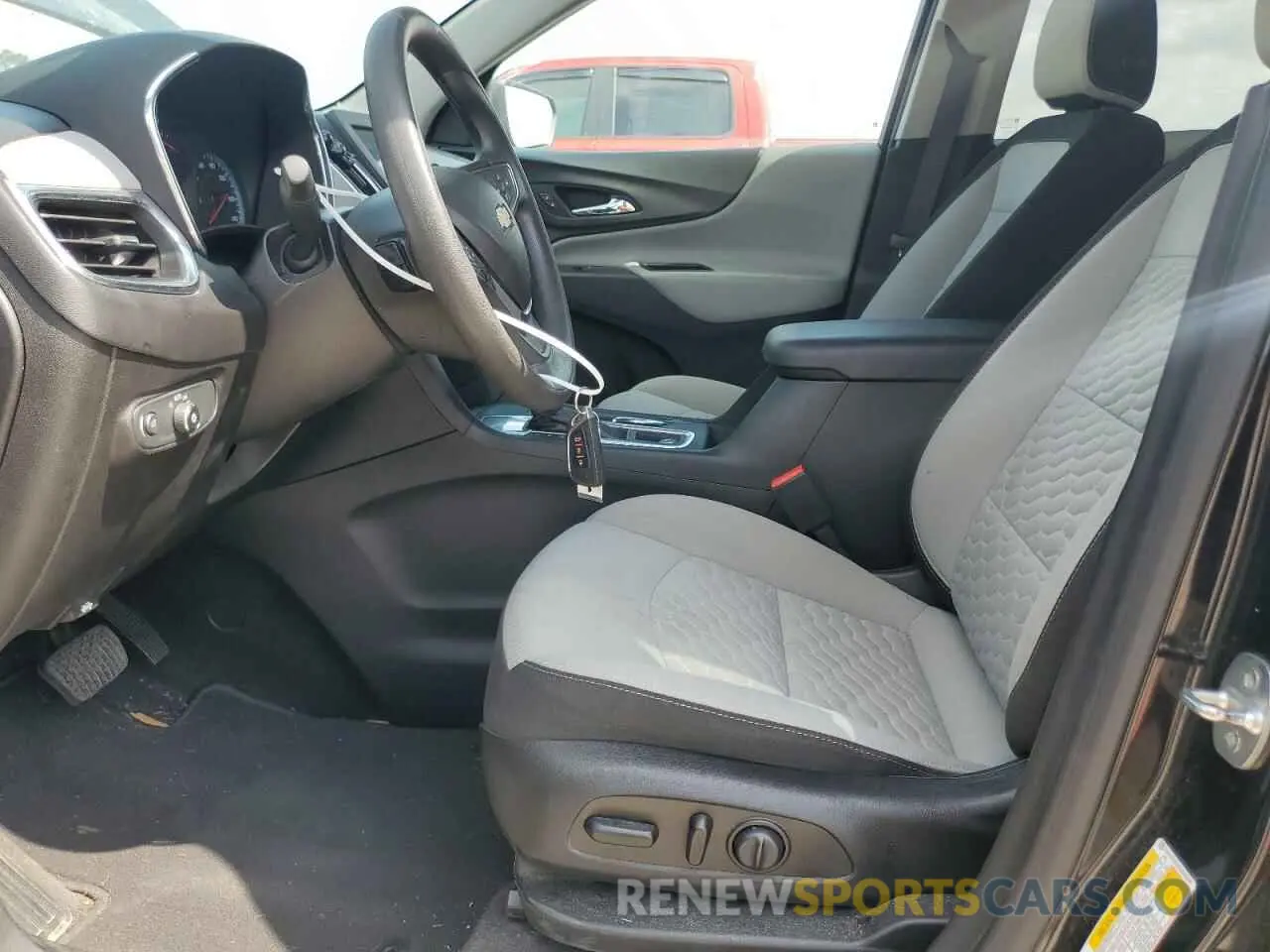 7 Photograph of a damaged car 2GNAXHEV6L6233290 CHEVROLET EQUINOX 2020