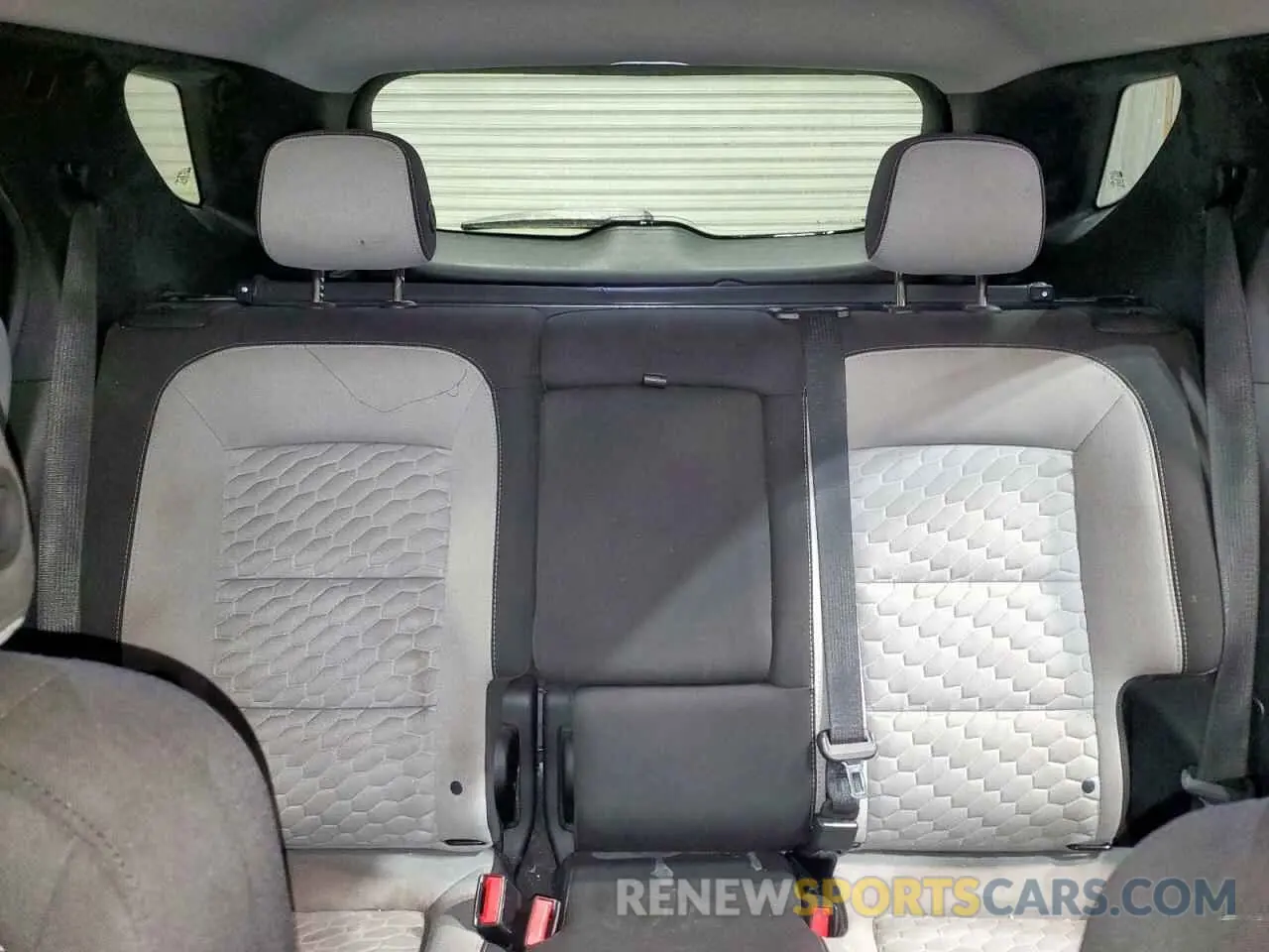 10 Photograph of a damaged car 2GNAXHEV6L6273207 CHEVROLET EQUINOX 2020