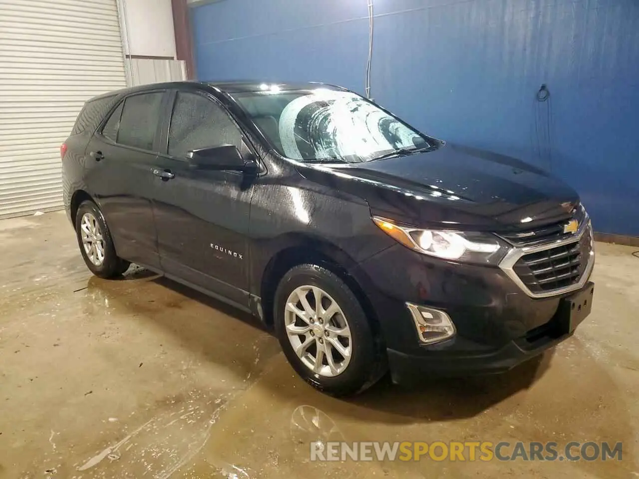 4 Photograph of a damaged car 2GNAXHEV6L6273207 CHEVROLET EQUINOX 2020
