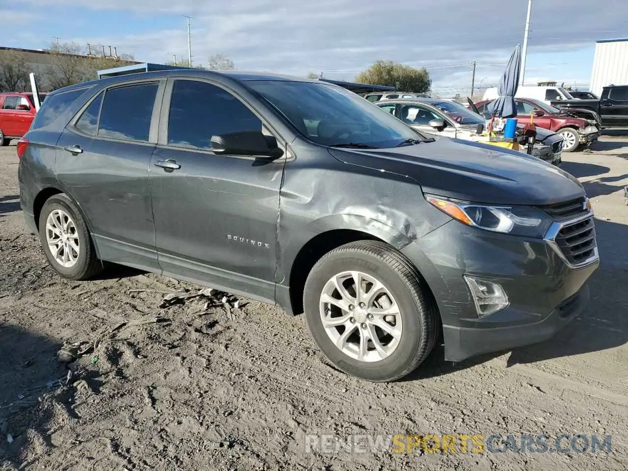 4 Photograph of a damaged car 2GNAXHEV6L6273563 CHEVROLET EQUINOX 2020