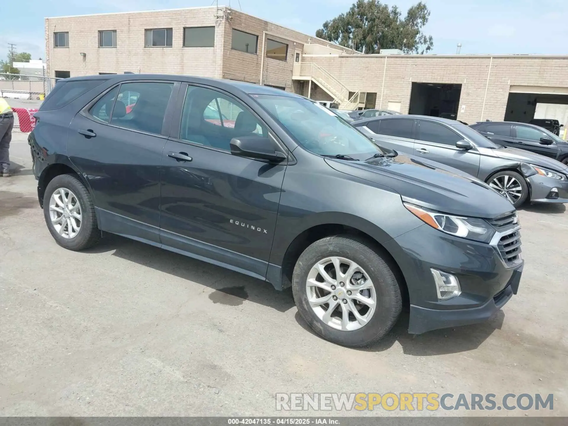 1 Photograph of a damaged car 2GNAXHEV6L6273594 CHEVROLET EQUINOX 2020