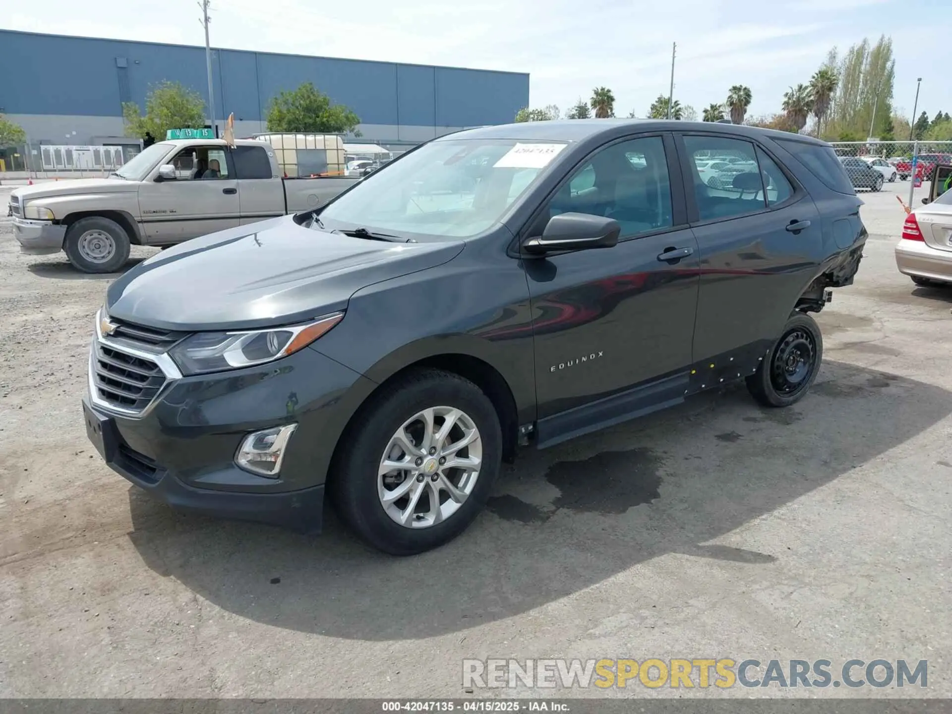 2 Photograph of a damaged car 2GNAXHEV6L6273594 CHEVROLET EQUINOX 2020