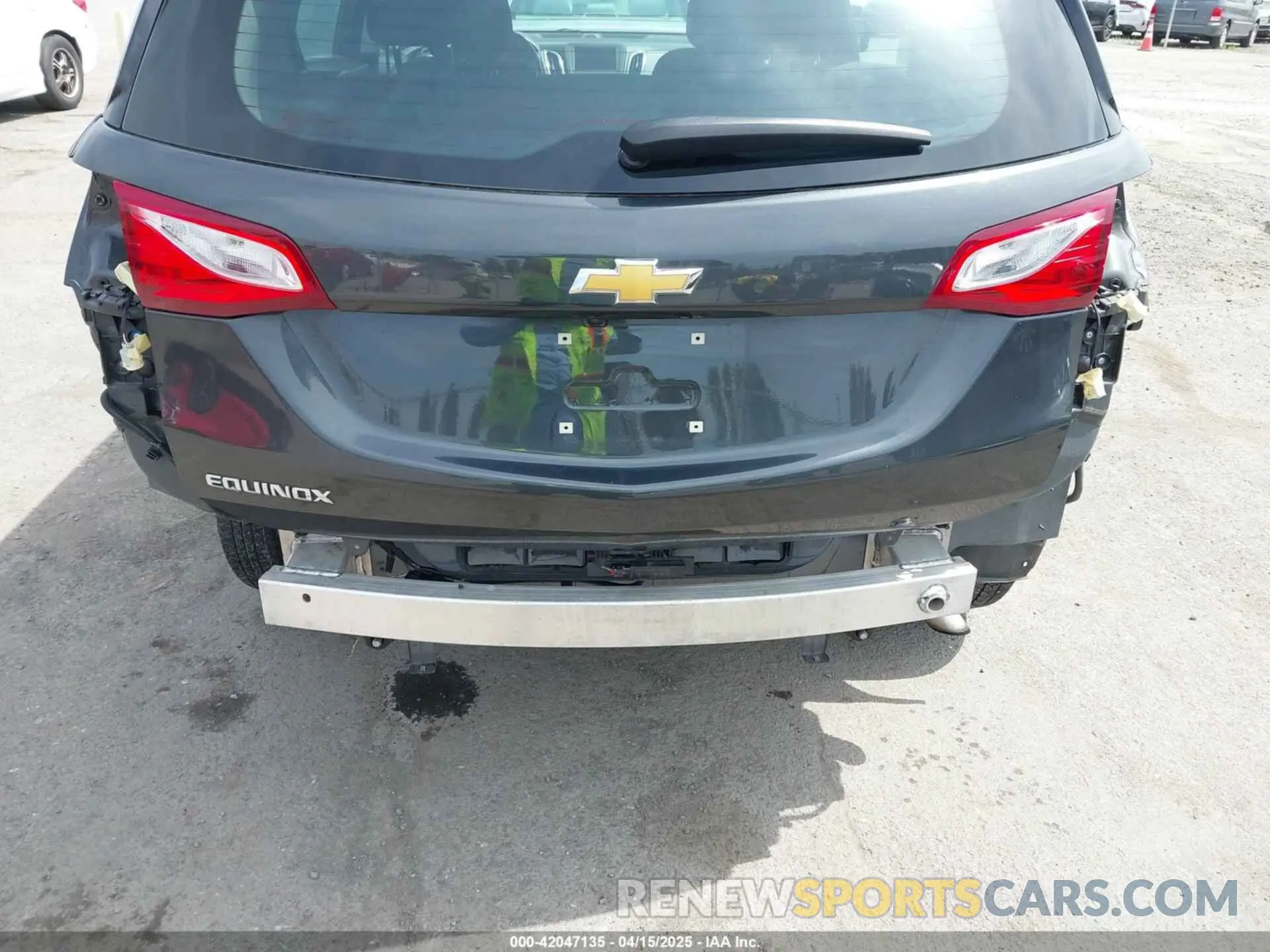 6 Photograph of a damaged car 2GNAXHEV6L6273594 CHEVROLET EQUINOX 2020