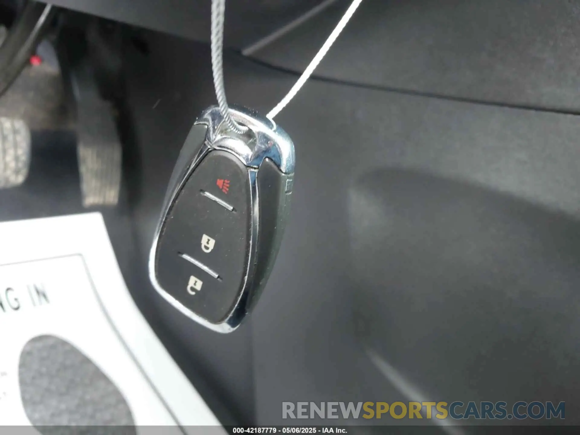 11 Photograph of a damaged car 2GNAXHEV6L6277807 CHEVROLET EQUINOX 2020