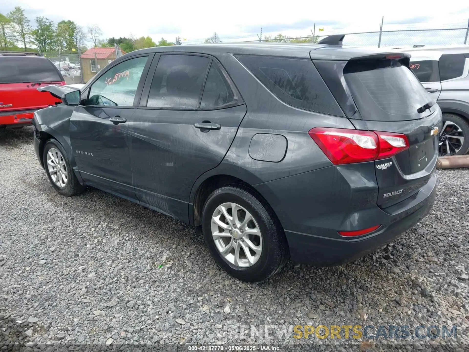 3 Photograph of a damaged car 2GNAXHEV6L6277807 CHEVROLET EQUINOX 2020