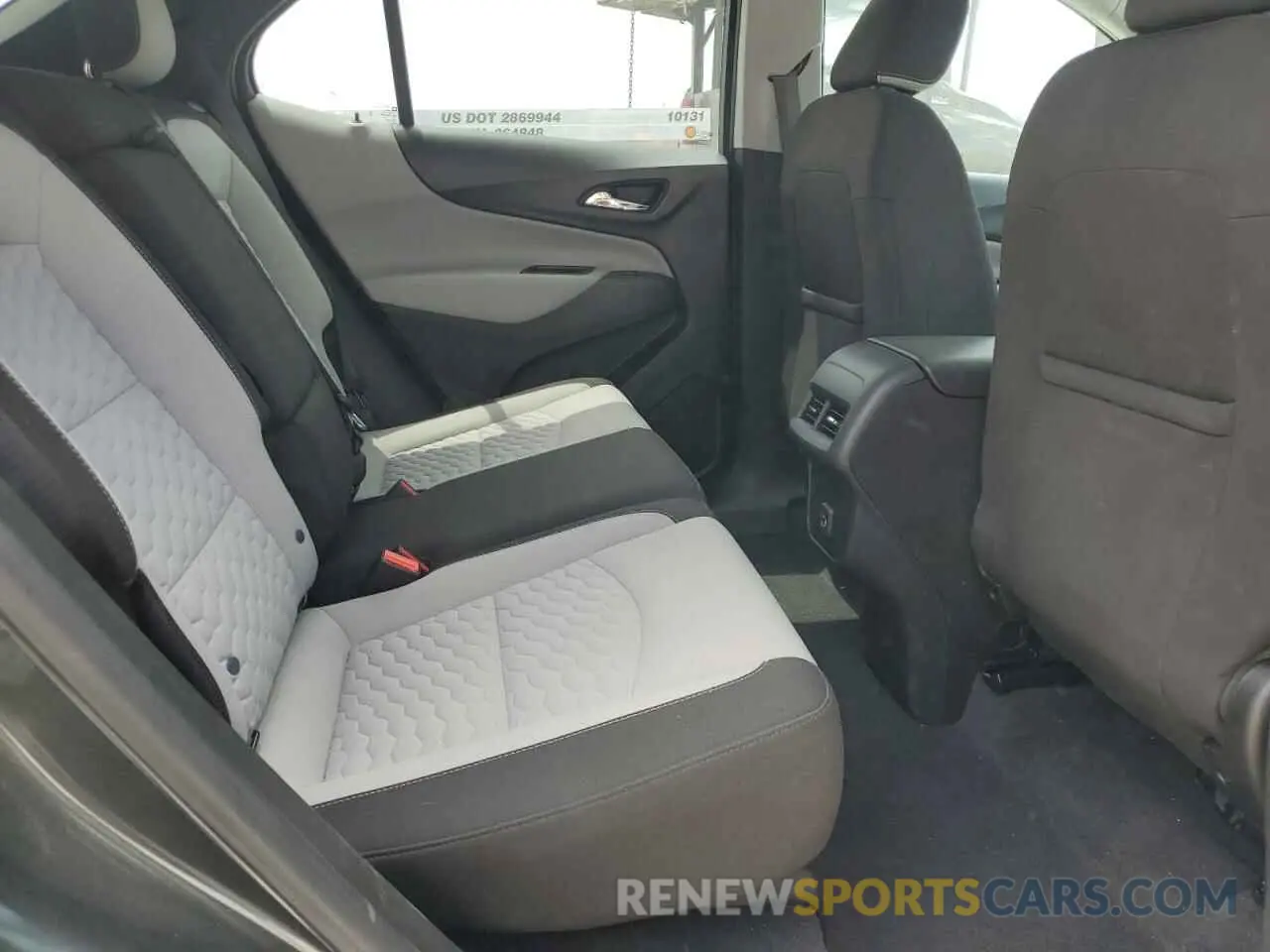 11 Photograph of a damaged car 2GNAXHEV6L6279072 CHEVROLET EQUINOX 2020