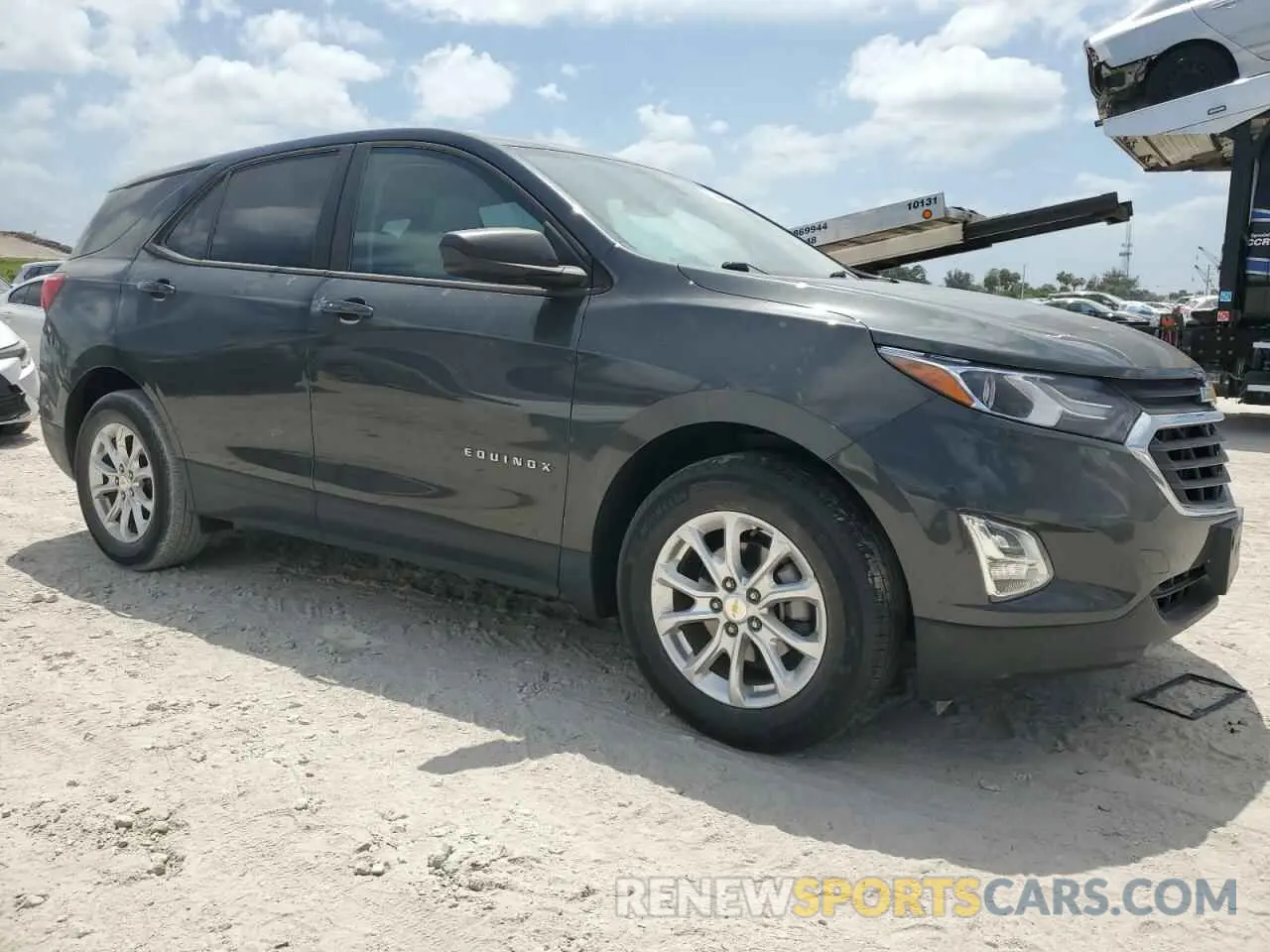4 Photograph of a damaged car 2GNAXHEV6L6279072 CHEVROLET EQUINOX 2020