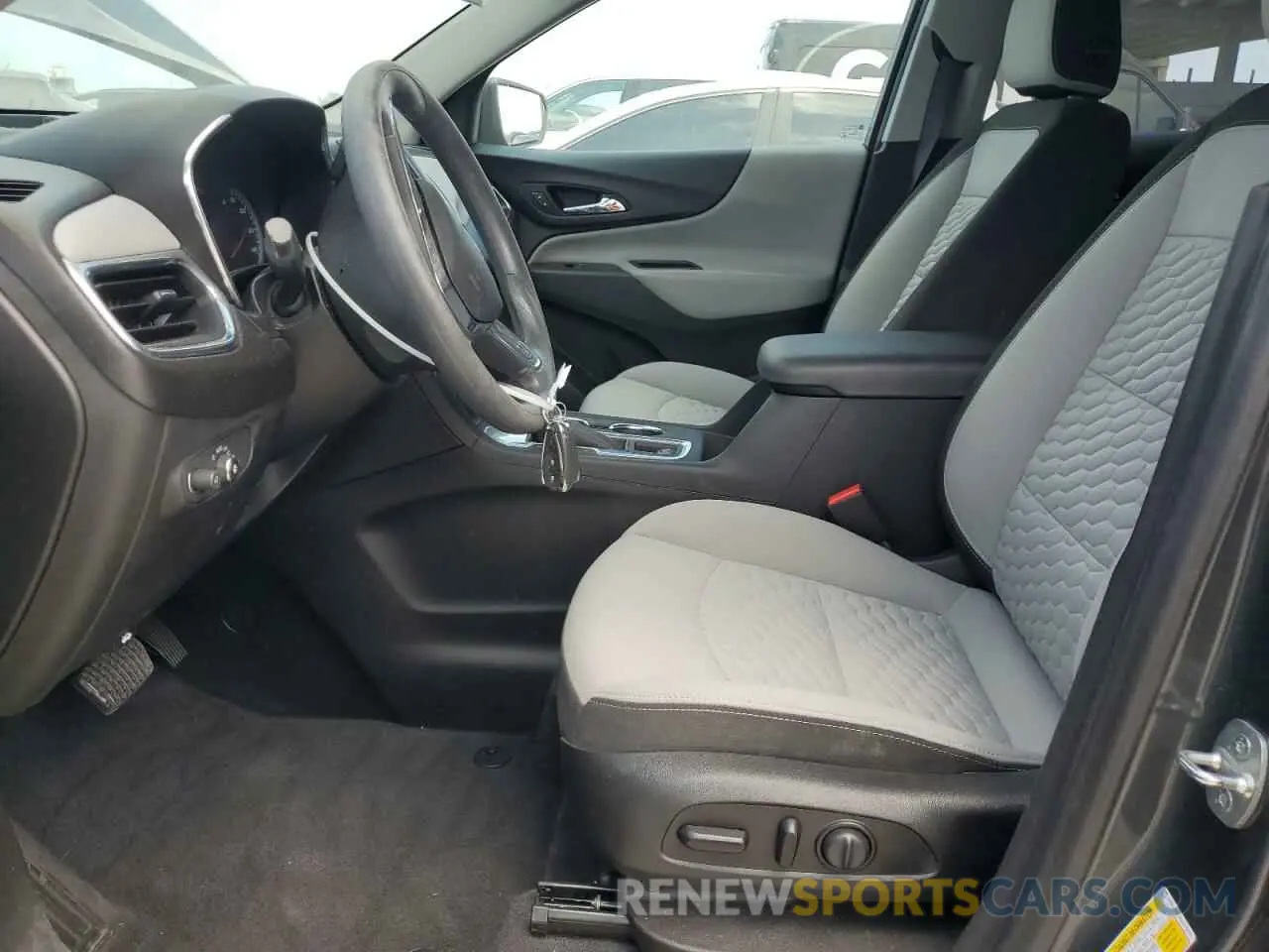 7 Photograph of a damaged car 2GNAXHEV6L6279072 CHEVROLET EQUINOX 2020