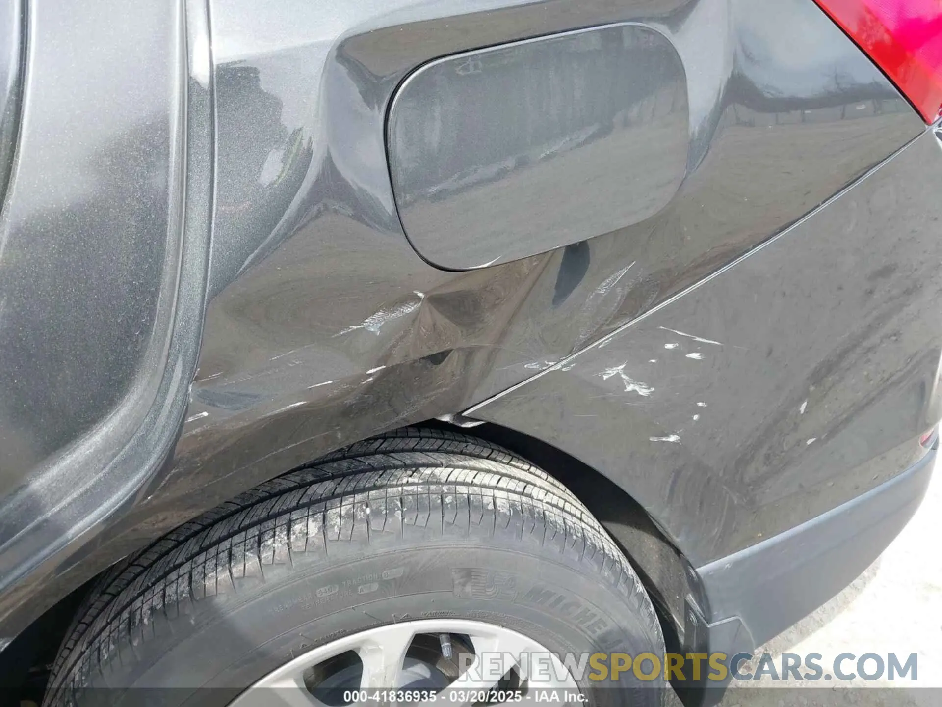 17 Photograph of a damaged car 2GNAXHEV6L6279184 CHEVROLET EQUINOX 2020