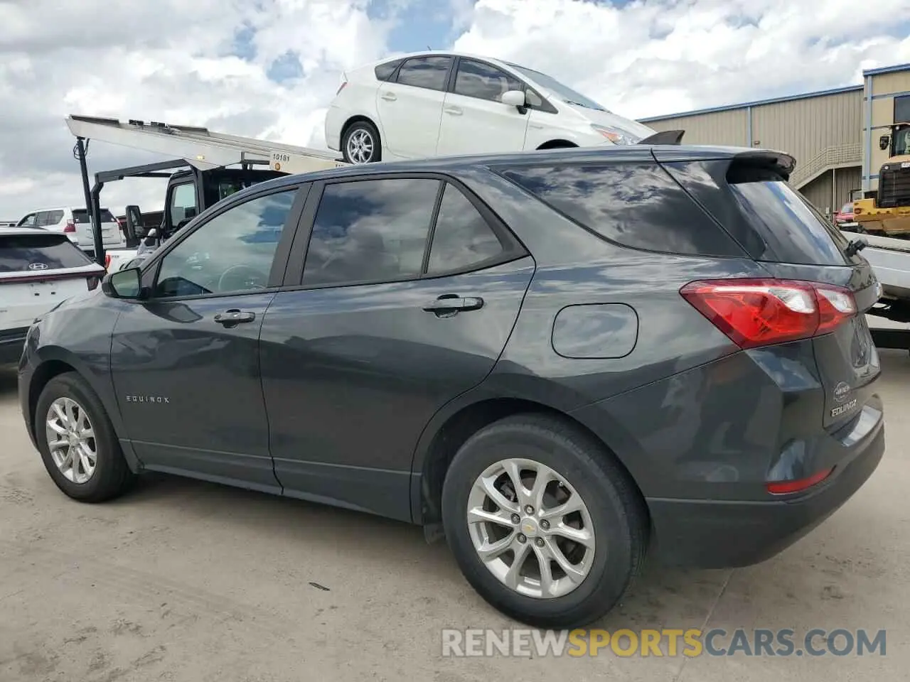 2 Photograph of a damaged car 2GNAXHEV6L6279797 CHEVROLET EQUINOX 2020