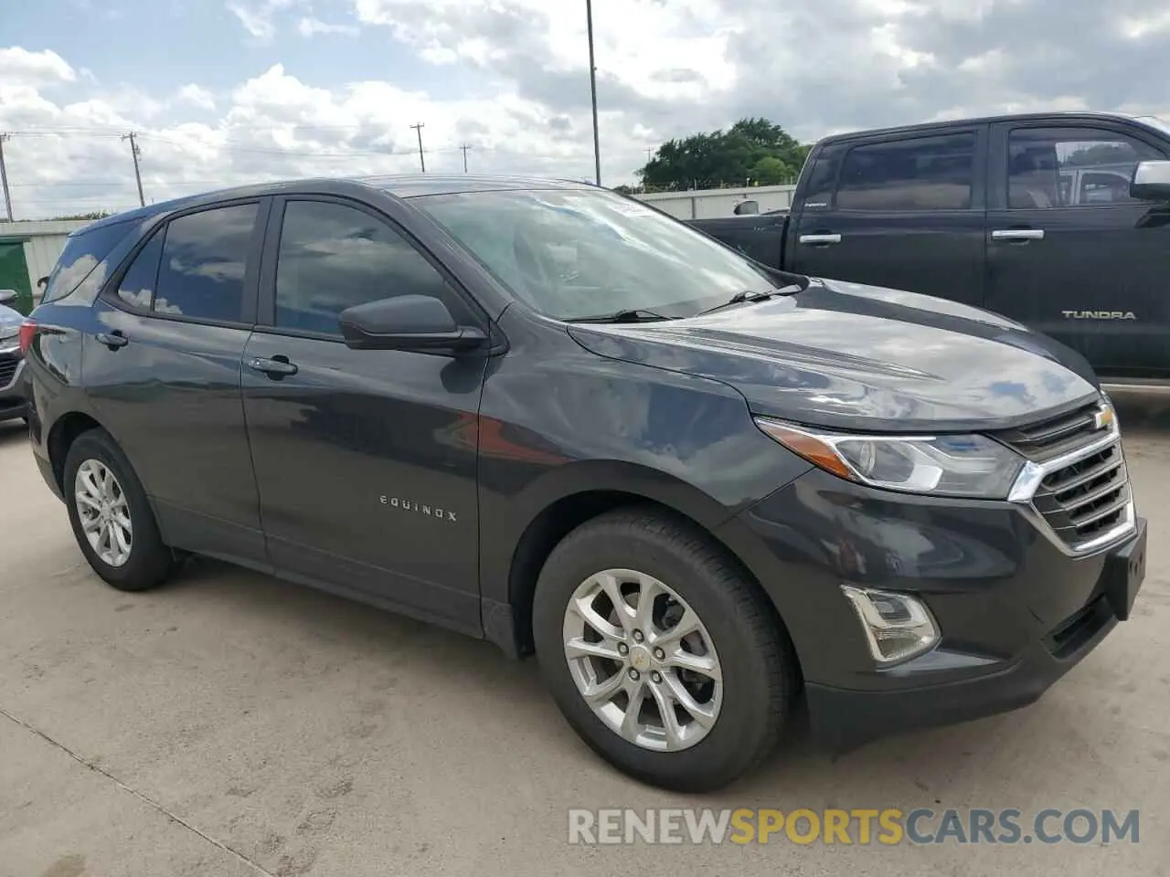 4 Photograph of a damaged car 2GNAXHEV6L6279797 CHEVROLET EQUINOX 2020