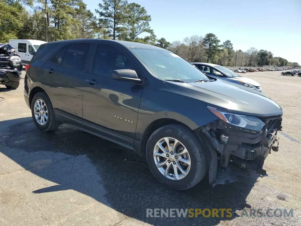 4 Photograph of a damaged car 2GNAXHEV6L6279847 CHEVROLET EQUINOX 2020