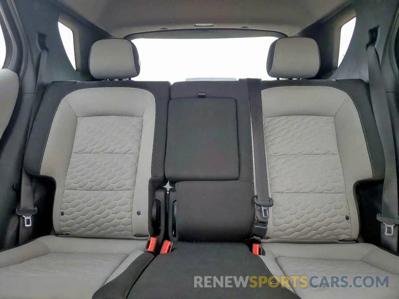 10 Photograph of a damaged car 2GNAXHEV7L6103308 CHEVROLET EQUINOX 2020