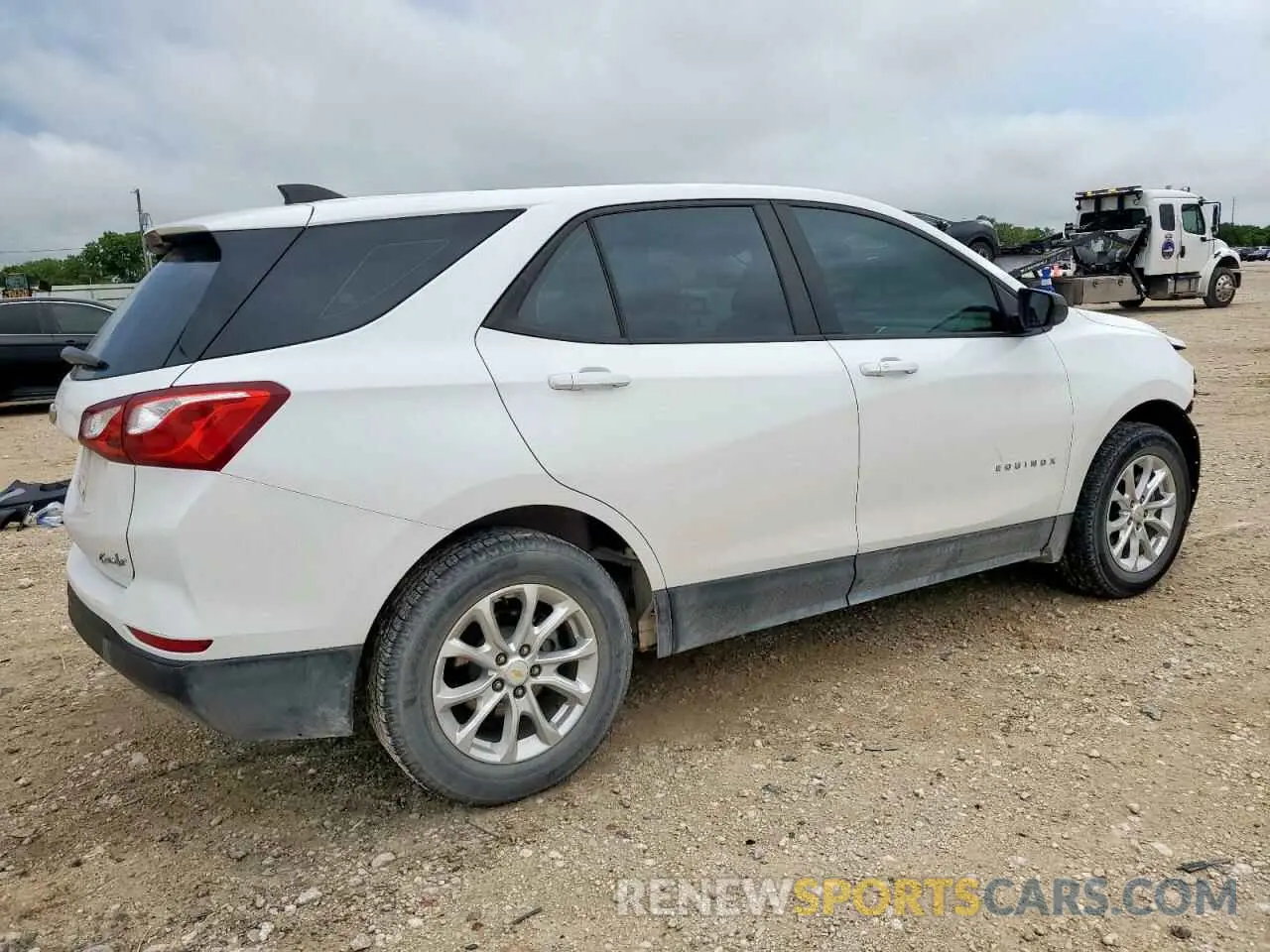 3 Photograph of a damaged car 2GNAXHEV7L6103308 CHEVROLET EQUINOX 2020