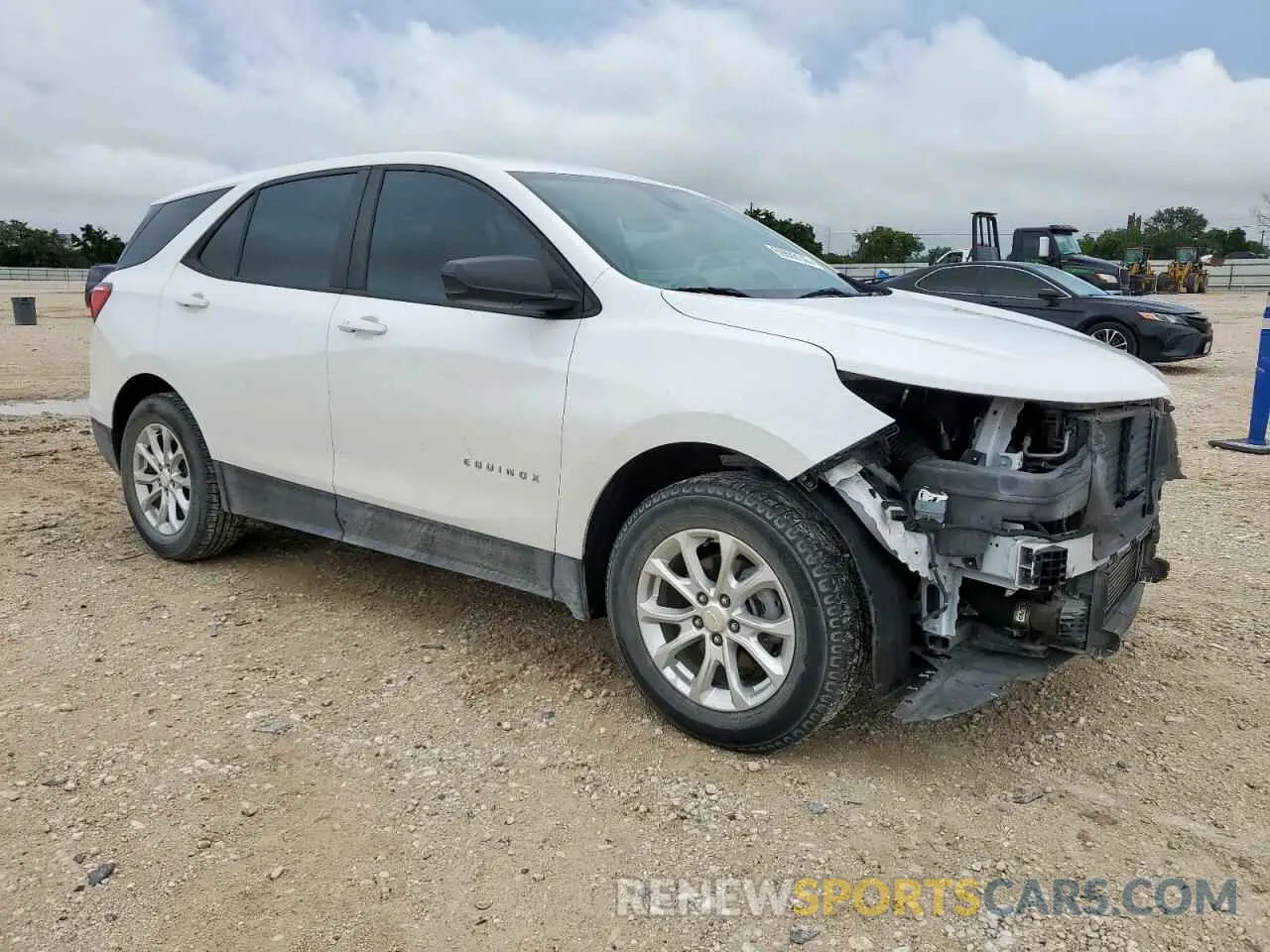 4 Photograph of a damaged car 2GNAXHEV7L6103308 CHEVROLET EQUINOX 2020