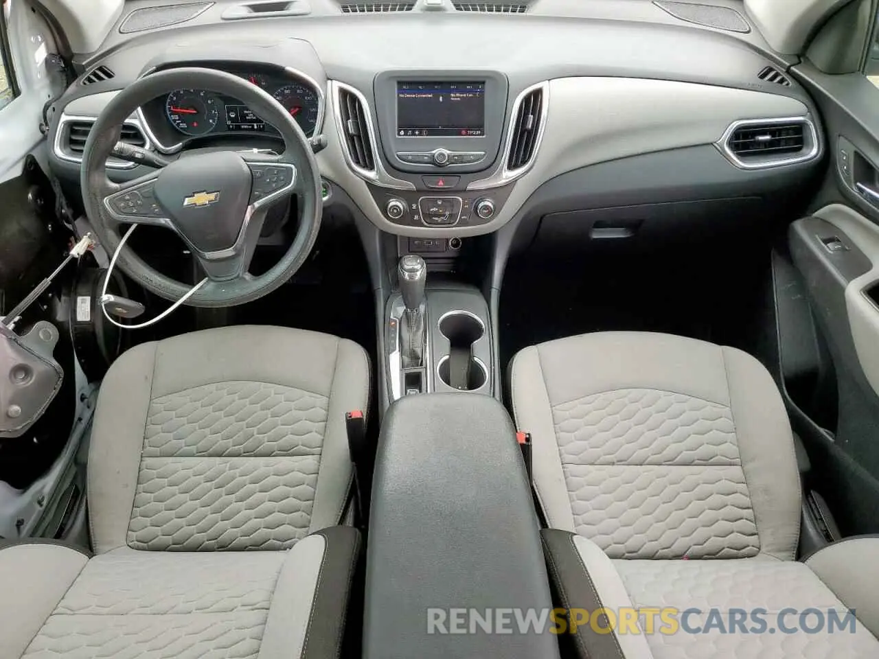 8 Photograph of a damaged car 2GNAXHEV7L6103308 CHEVROLET EQUINOX 2020