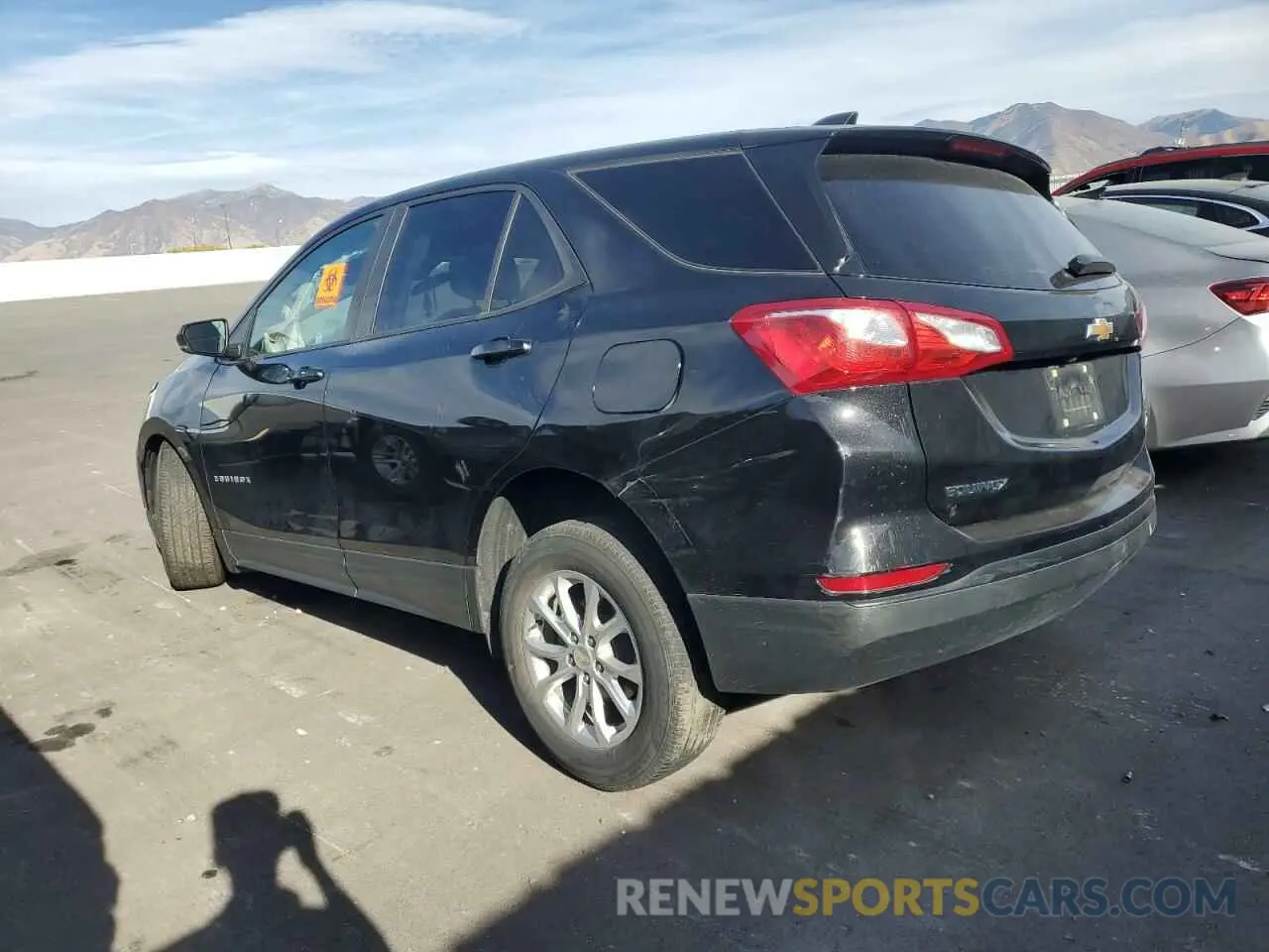 2 Photograph of a damaged car 2GNAXHEV7L6186397 CHEVROLET EQUINOX 2020