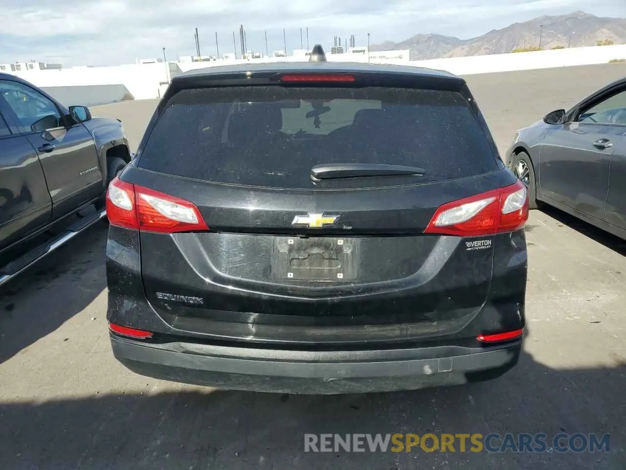 6 Photograph of a damaged car 2GNAXHEV7L6186397 CHEVROLET EQUINOX 2020