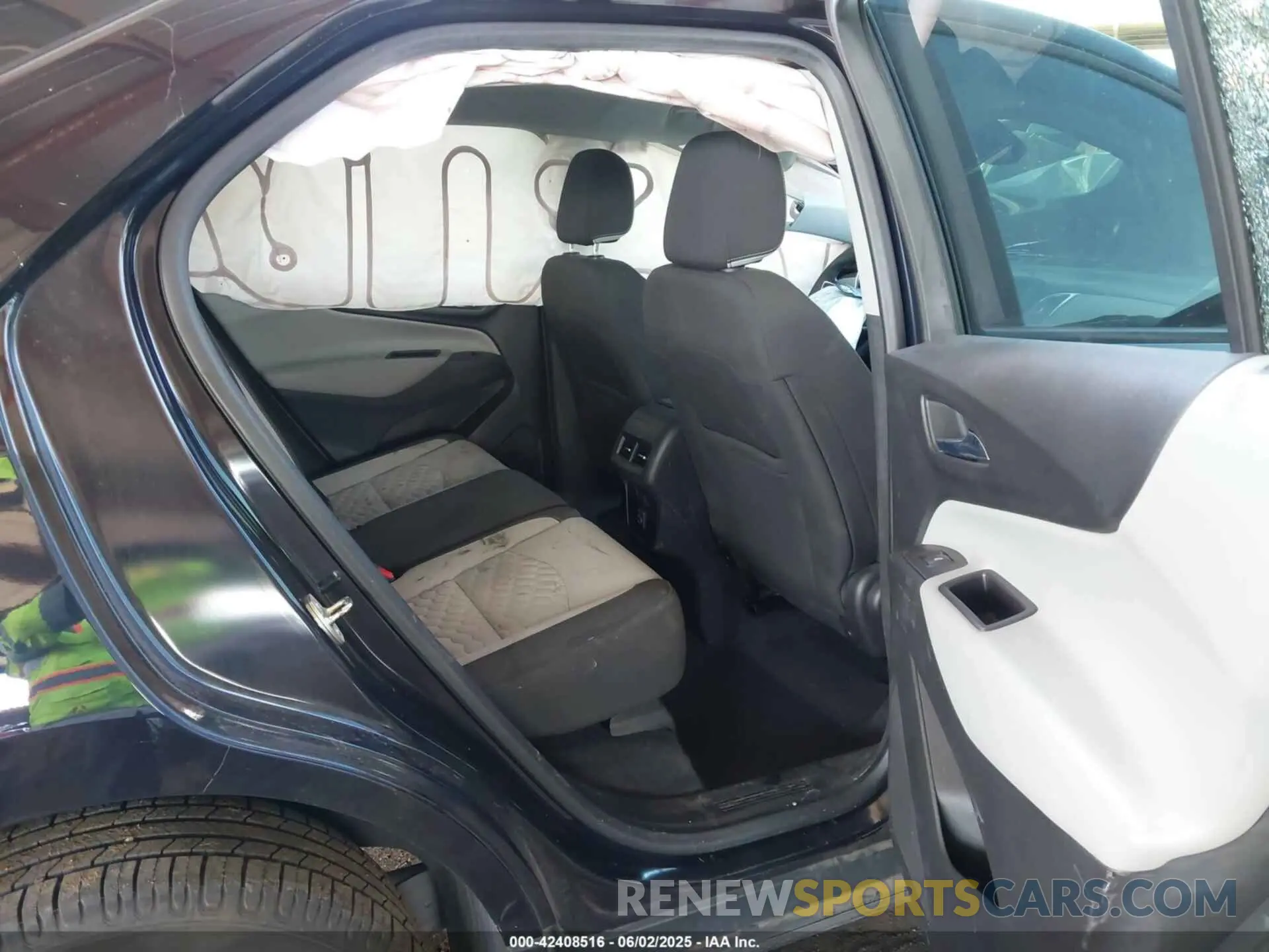 8 Photograph of a damaged car 2GNAXHEV7L6212500 CHEVROLET EQUINOX 2020