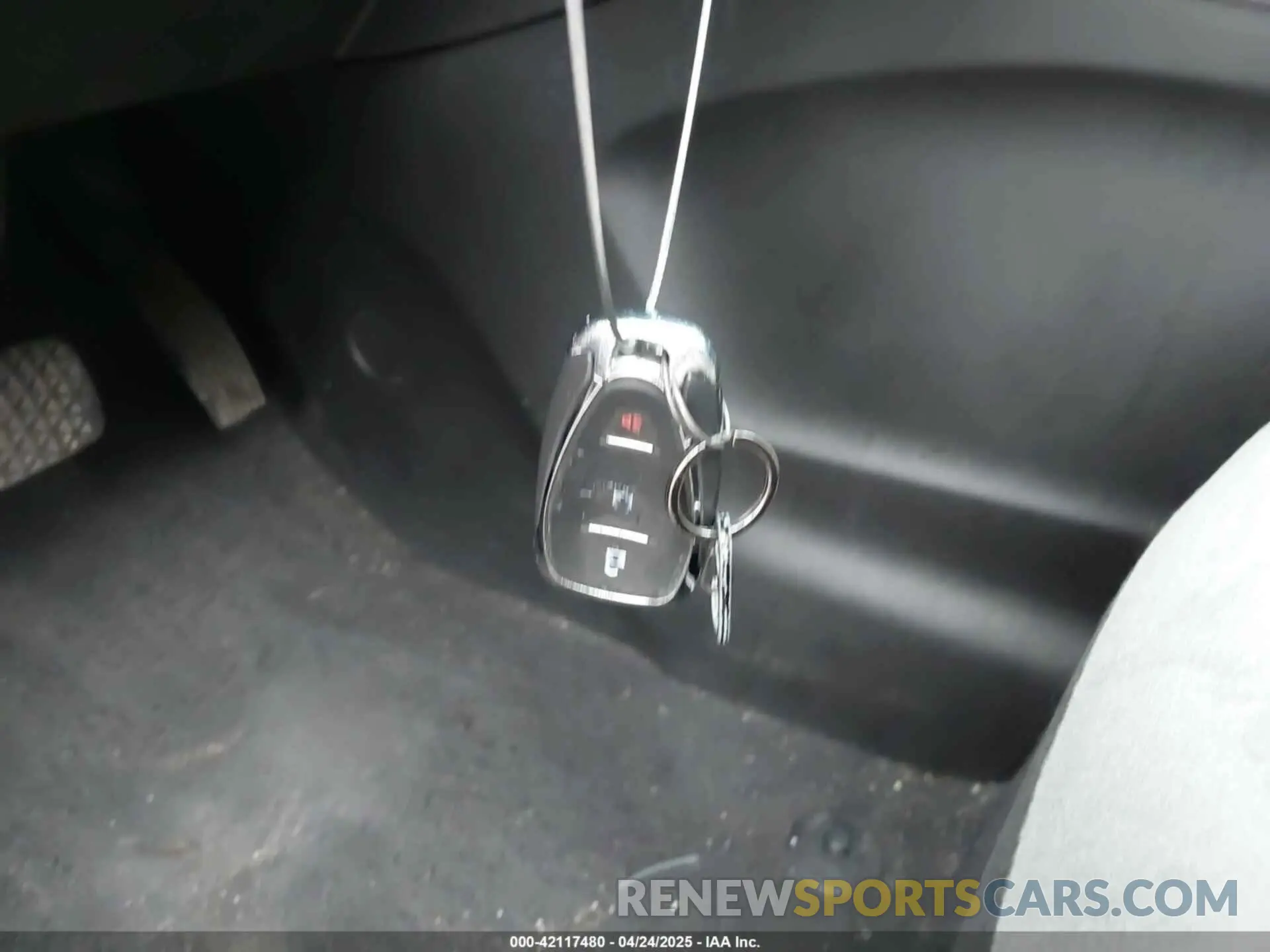11 Photograph of a damaged car 2GNAXHEV7L6226963 CHEVROLET EQUINOX 2020