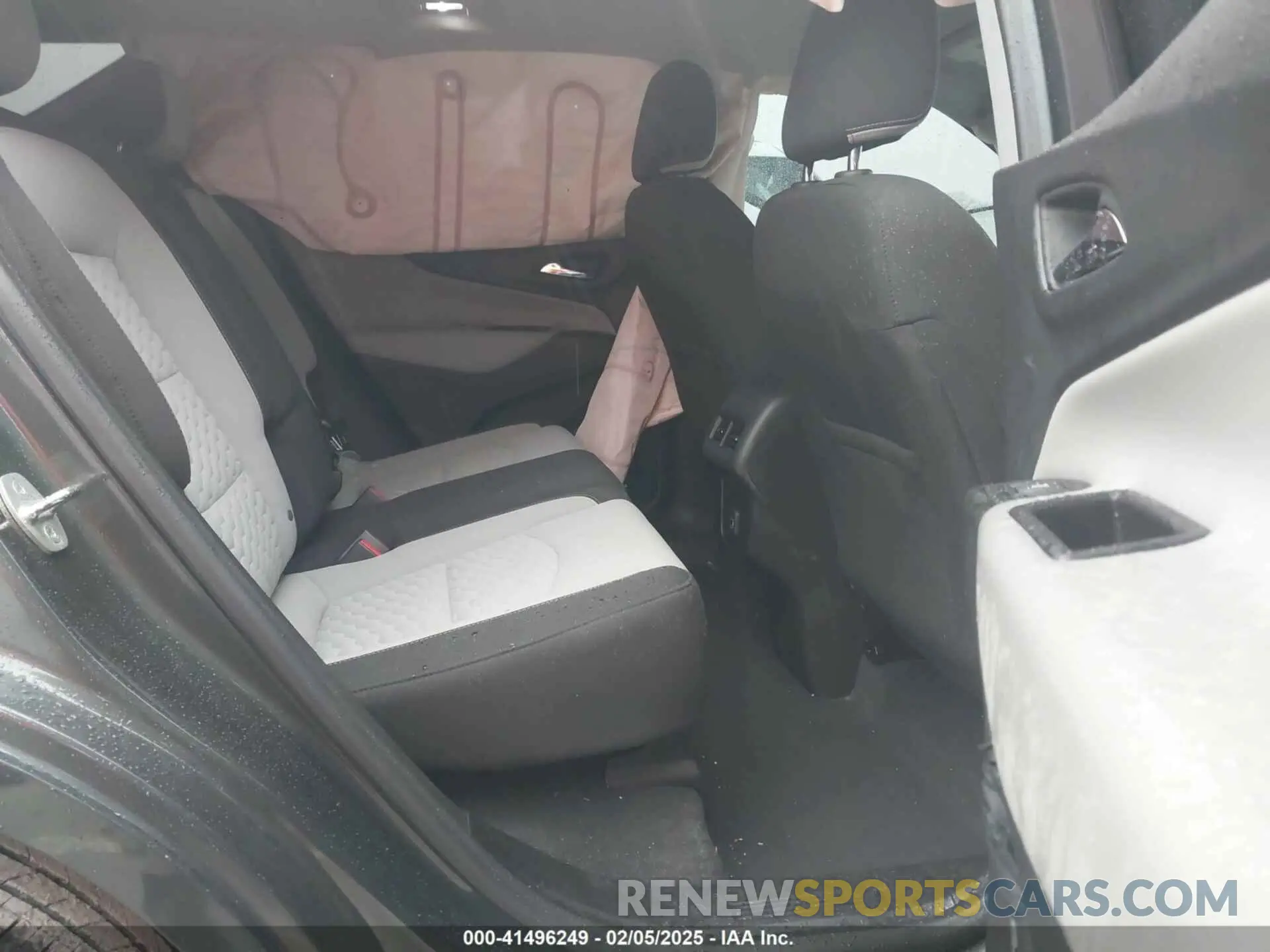 8 Photograph of a damaged car 2GNAXHEV7L6270820 CHEVROLET EQUINOX 2020